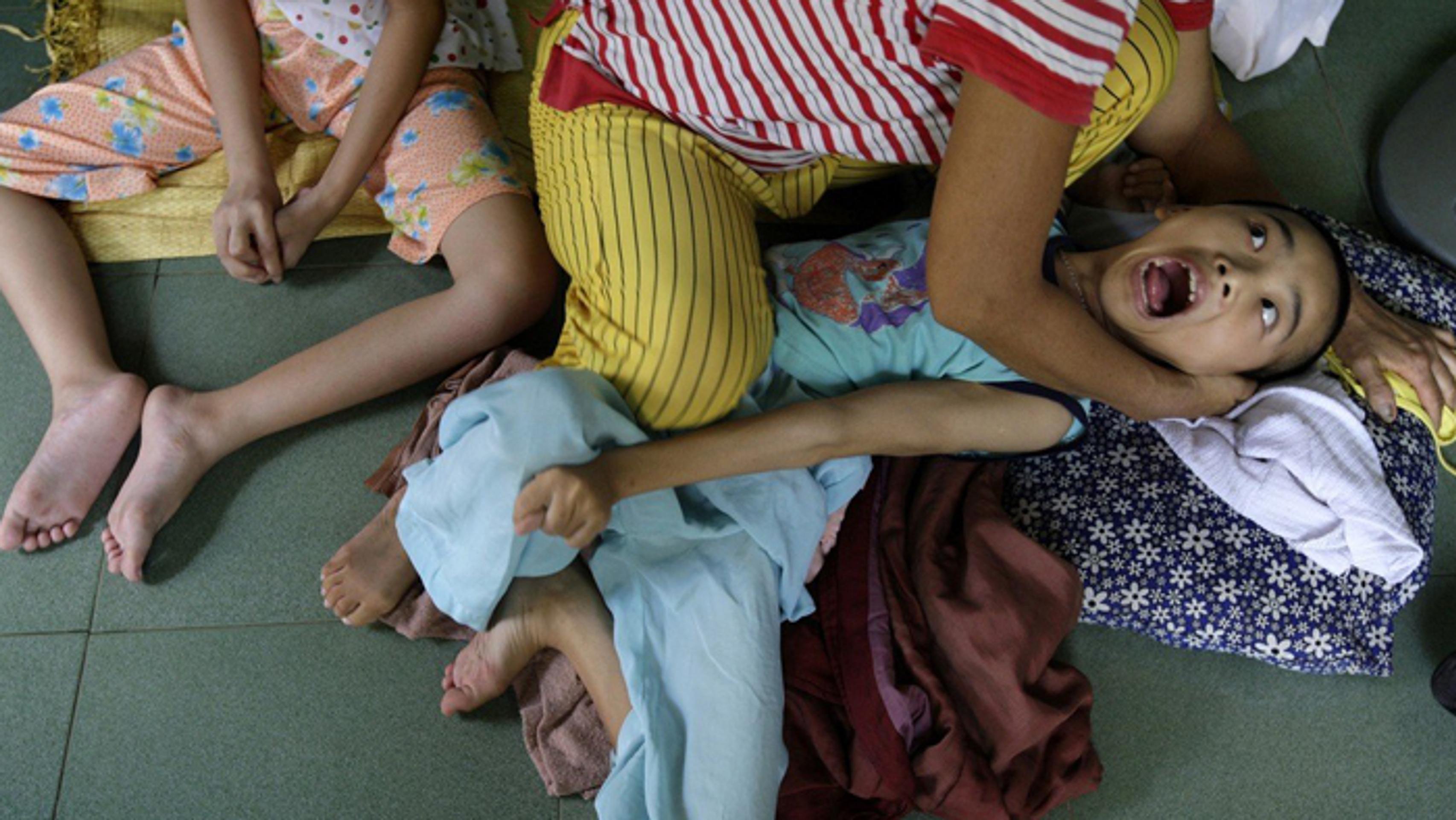 Niektoré deti trpia strašnými bolesťami.