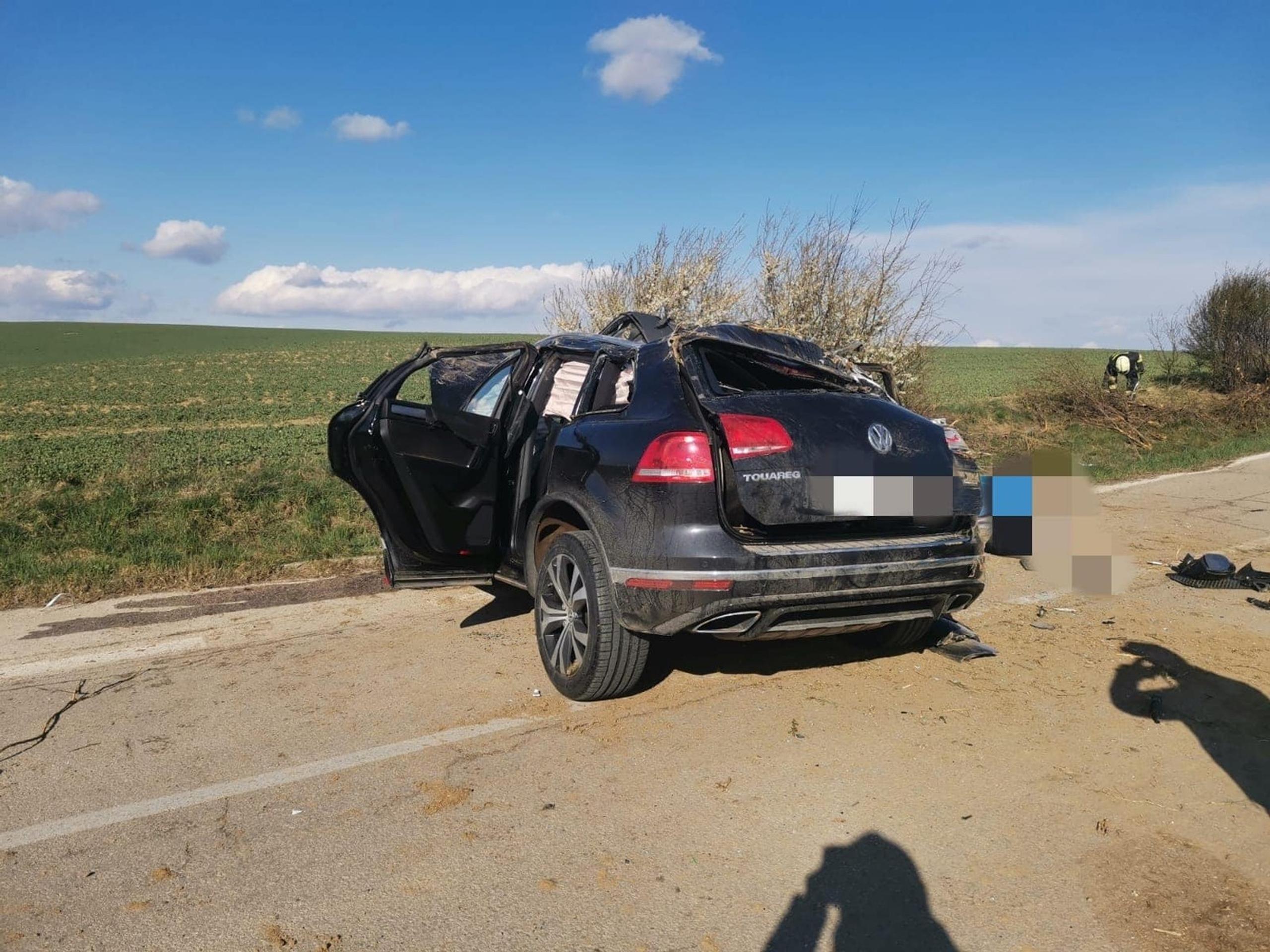 Havarované auto pri Budmericiach.