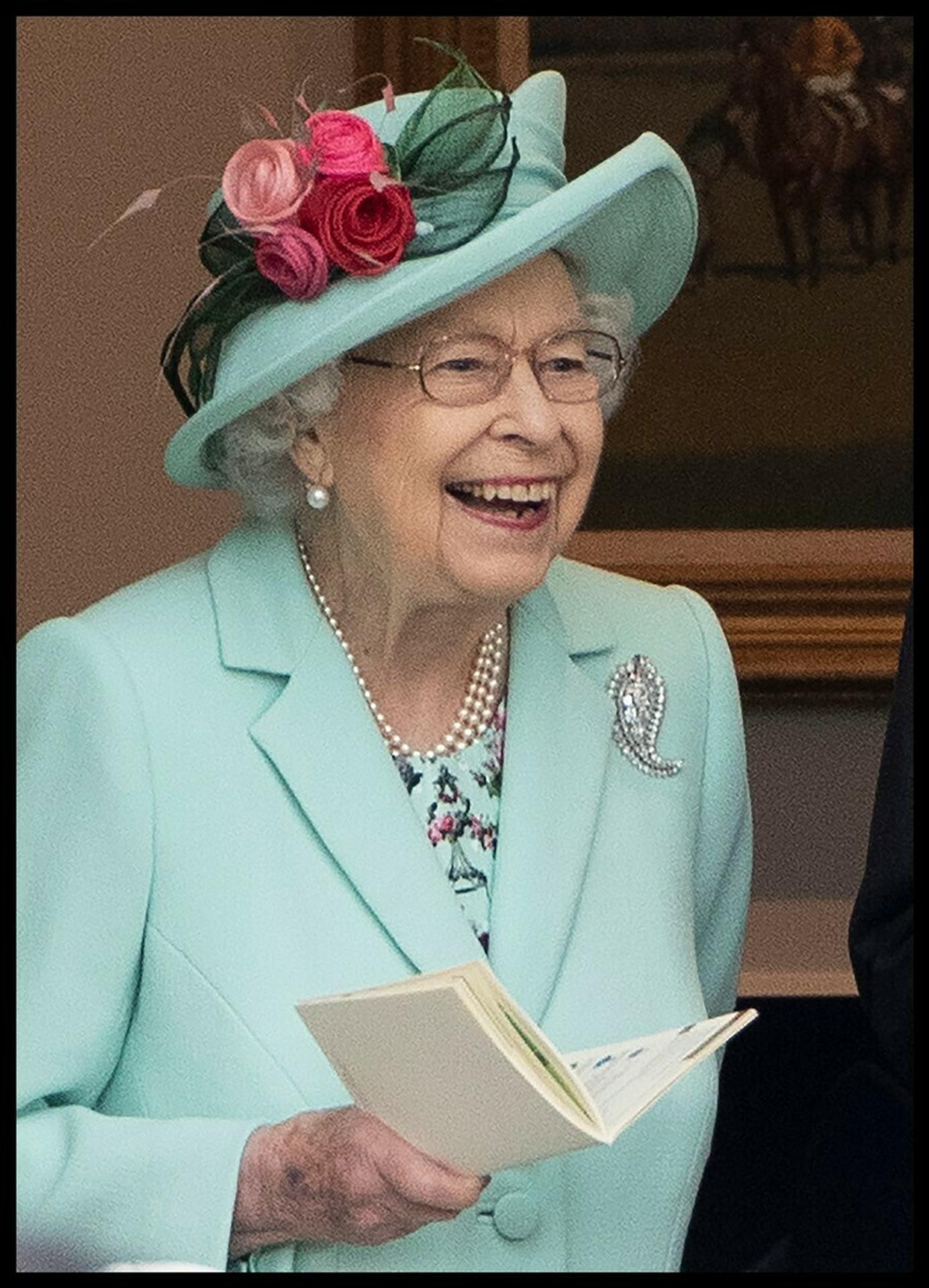 Kráľovná Alžbeta II. navštívila prestížne dostihy.