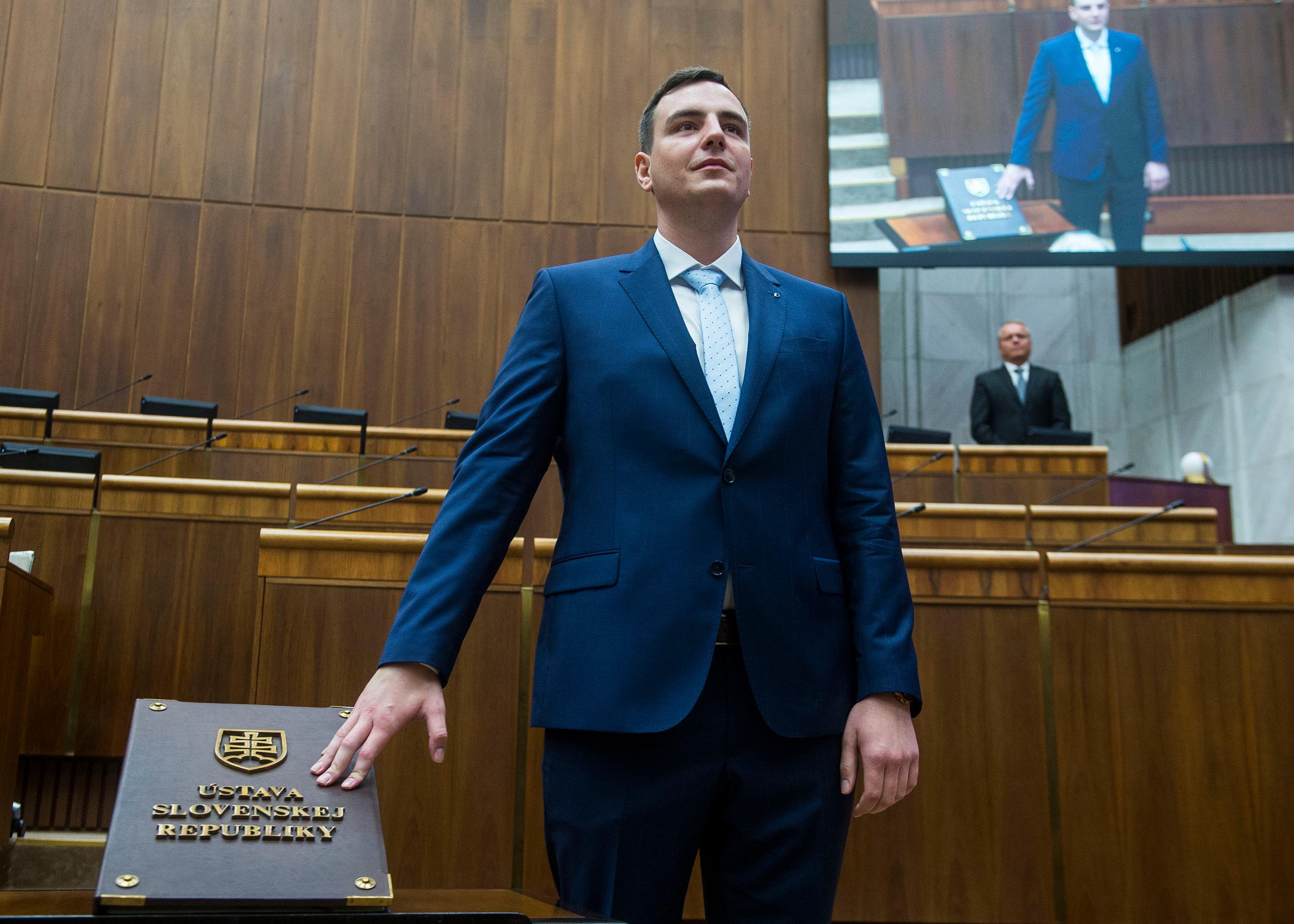 Na snímke Dávid Dej (Progresívne Slovensko) skladá poslanecký sľub počas ustanovujúcej schôdze Národnej rady Slovenskej republiky.