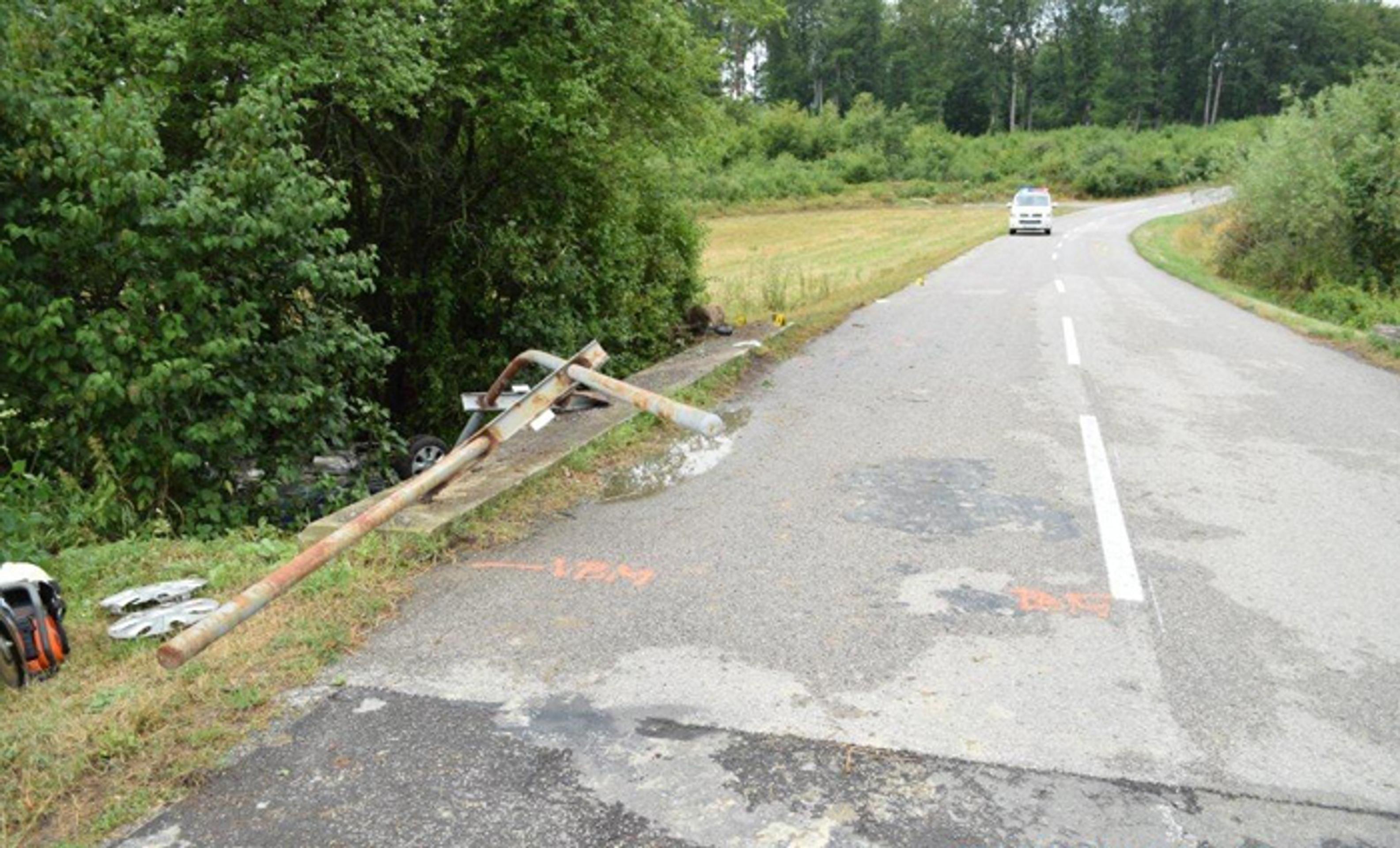 Po nehode v katastri obce Dubodiel.