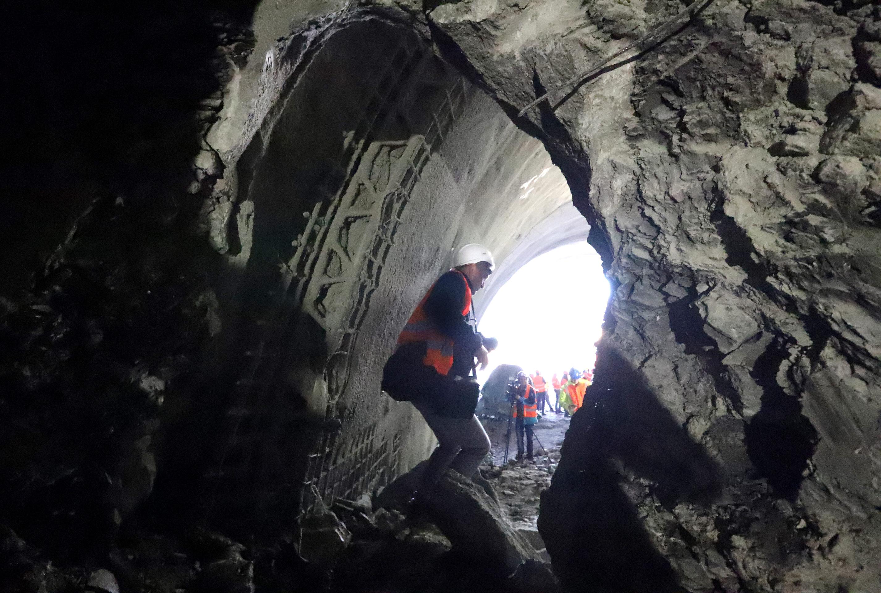 Slávnostné prerazenie tunela Čebrať, ktorý je súčasťou stavby D1 Hubová – Ivachnová.
