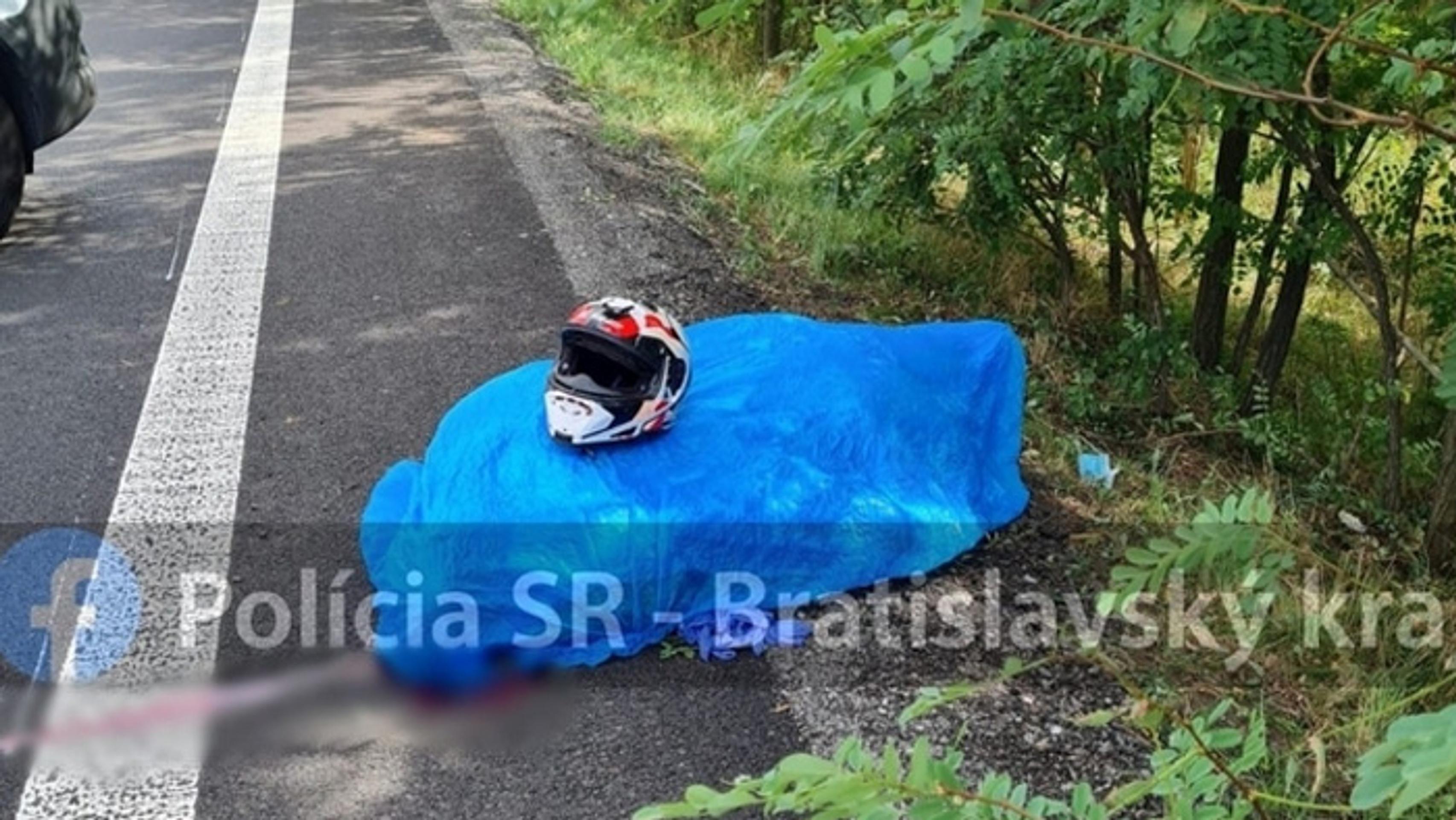 V Malackách po náraze do stromu zomrel 52-ročný motorkár. 