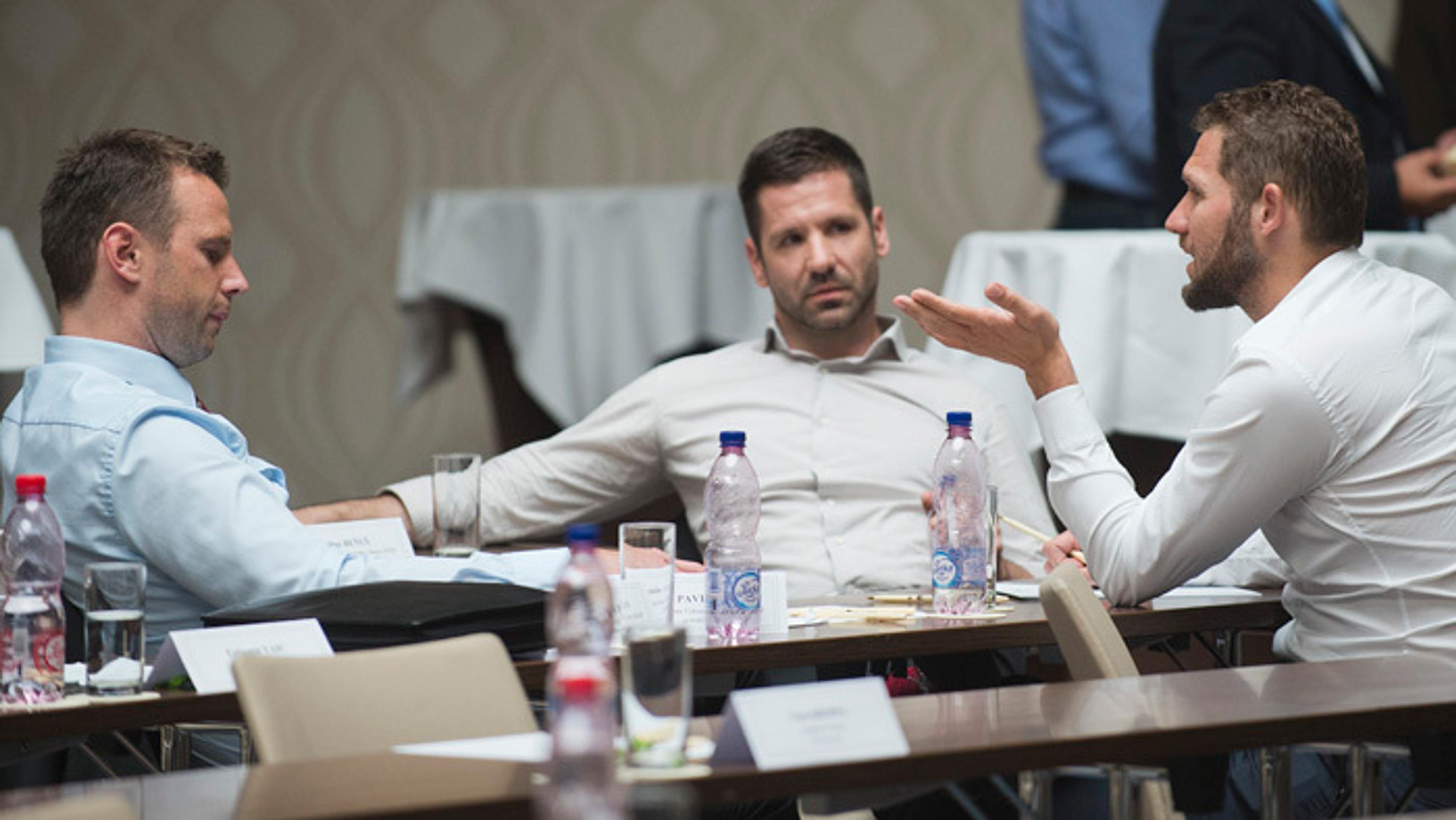 Šéf spoločnosti Pro-Hokej Richard Lintner, Rastislav Pavlikovský a Ján Lašák.