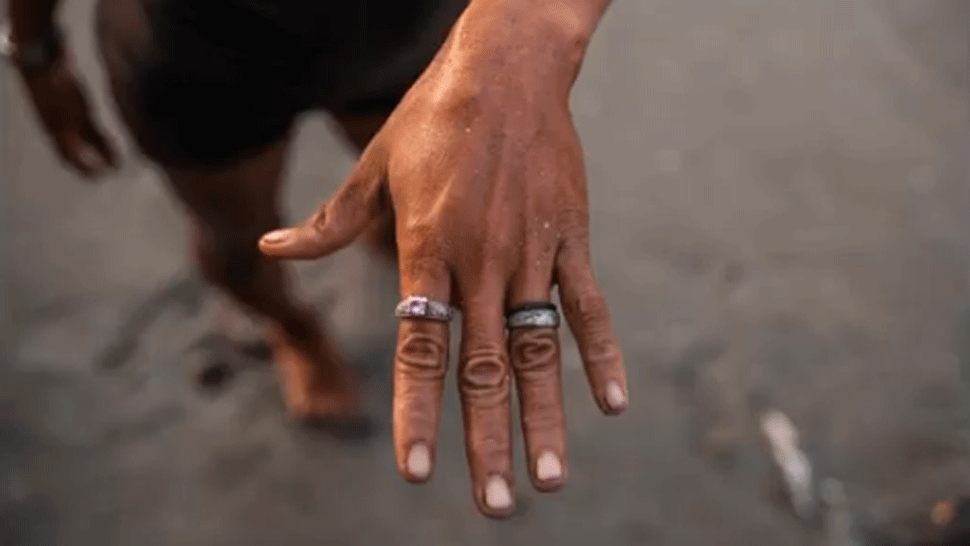 Auto po nehode, ktoré šoféroval opitý tínedžer v Rožňave.