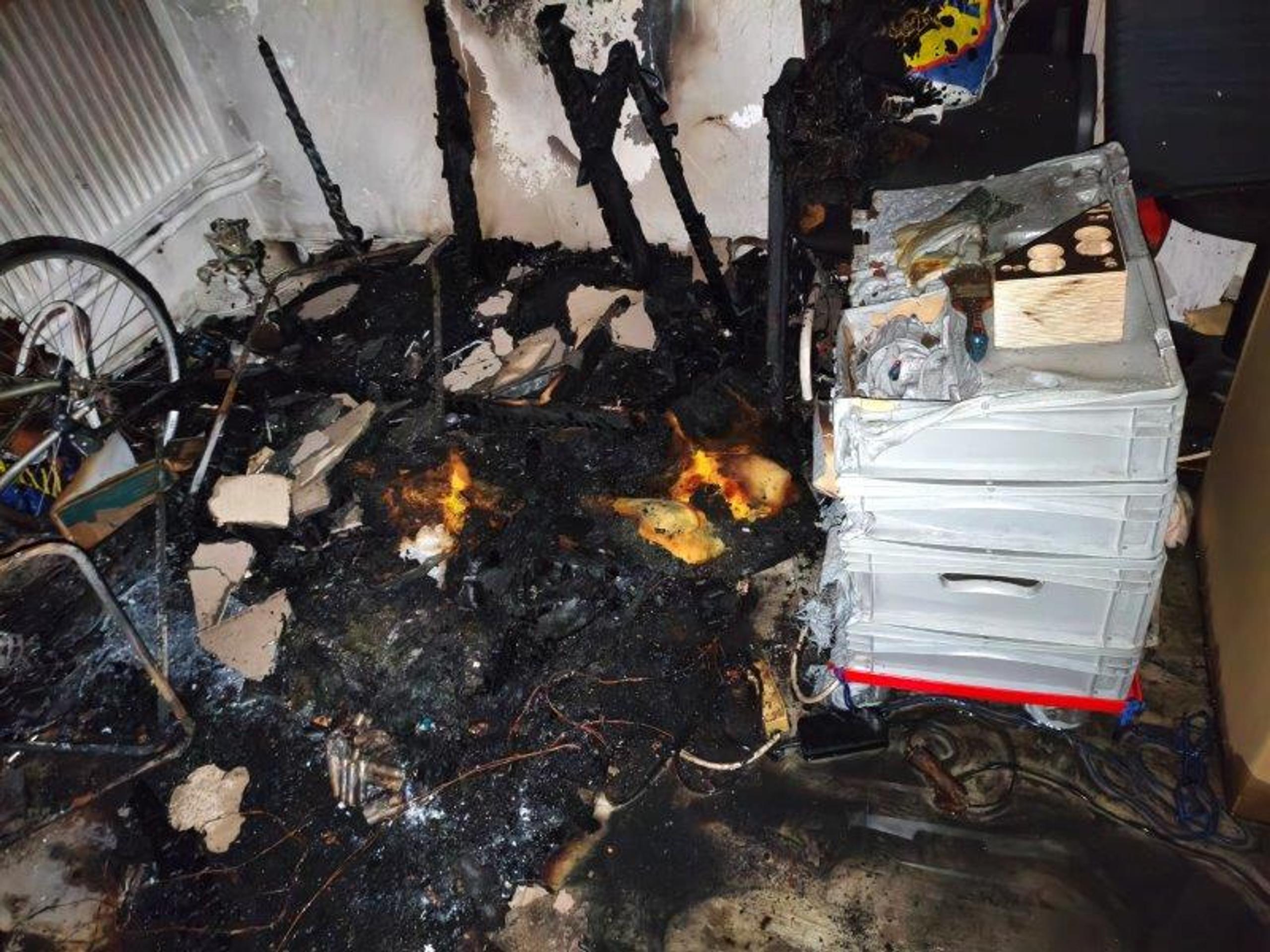 Požiar skladu v bratislavskom Ružinove