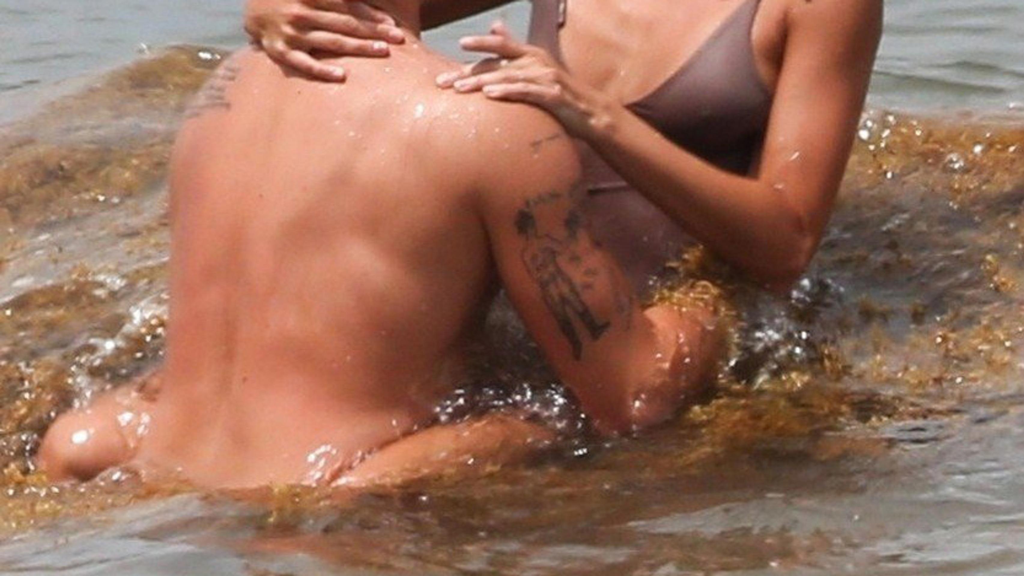 Ed Westwick si užíval s krásnou priateľkou Jessicou Serfaty. 