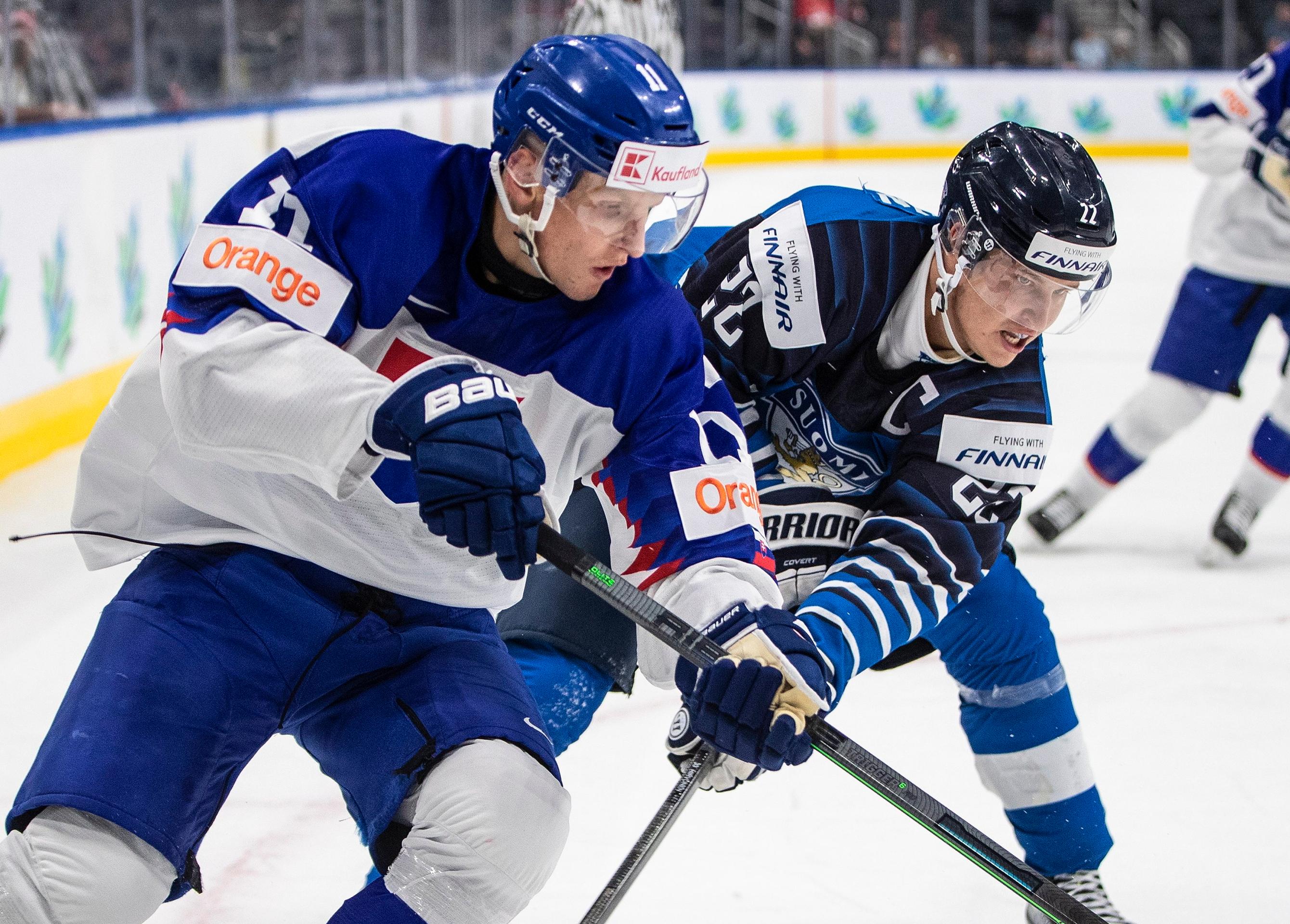 Zľava Fín Roni Hirvonen a Slovák Matej Kašlík na MS juniorov.