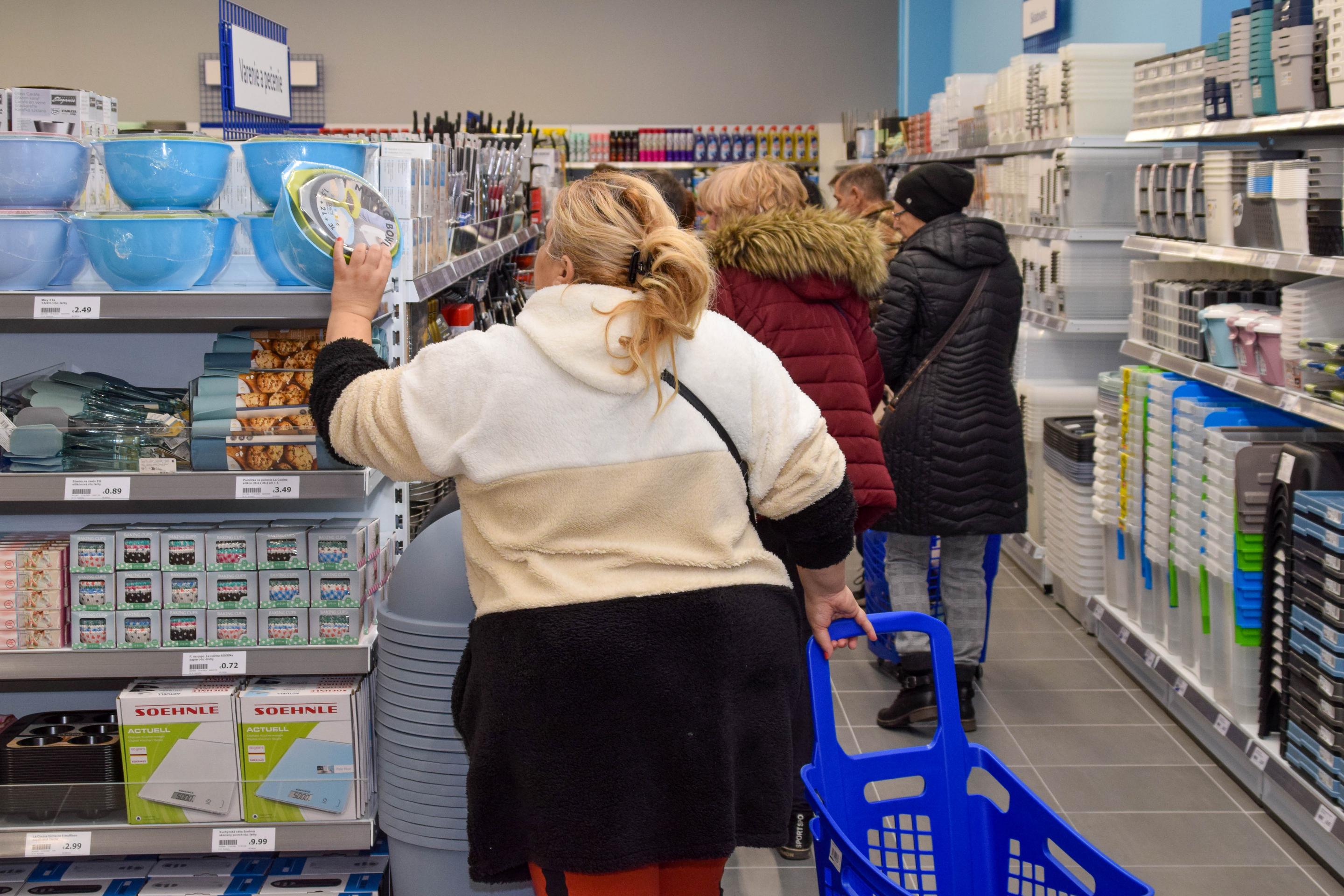 Otvorenie prvej prevádzky obchodu Action na Slovensku.