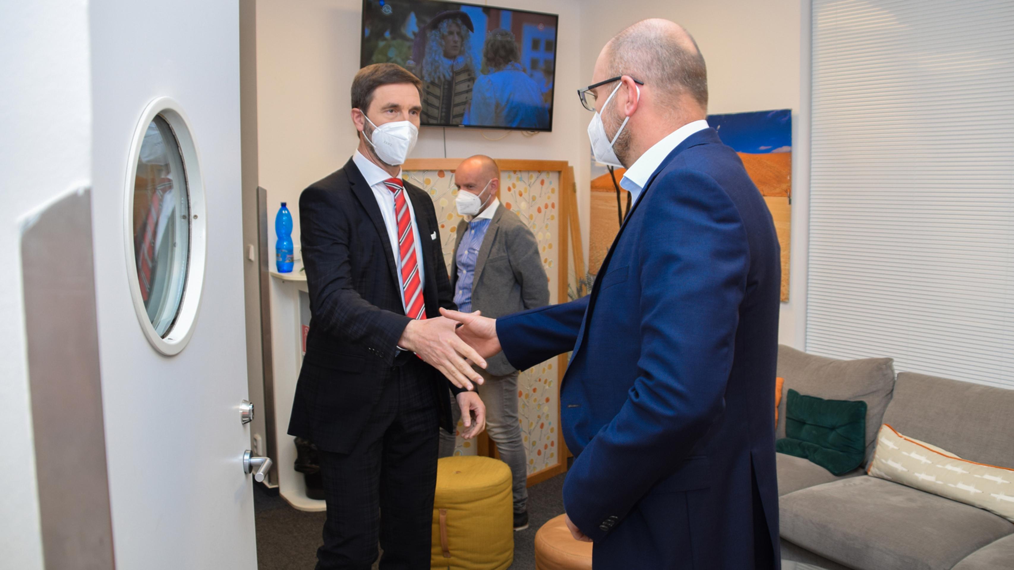 Richard Sulík a Juraj Blanár pred nakrúcaním.