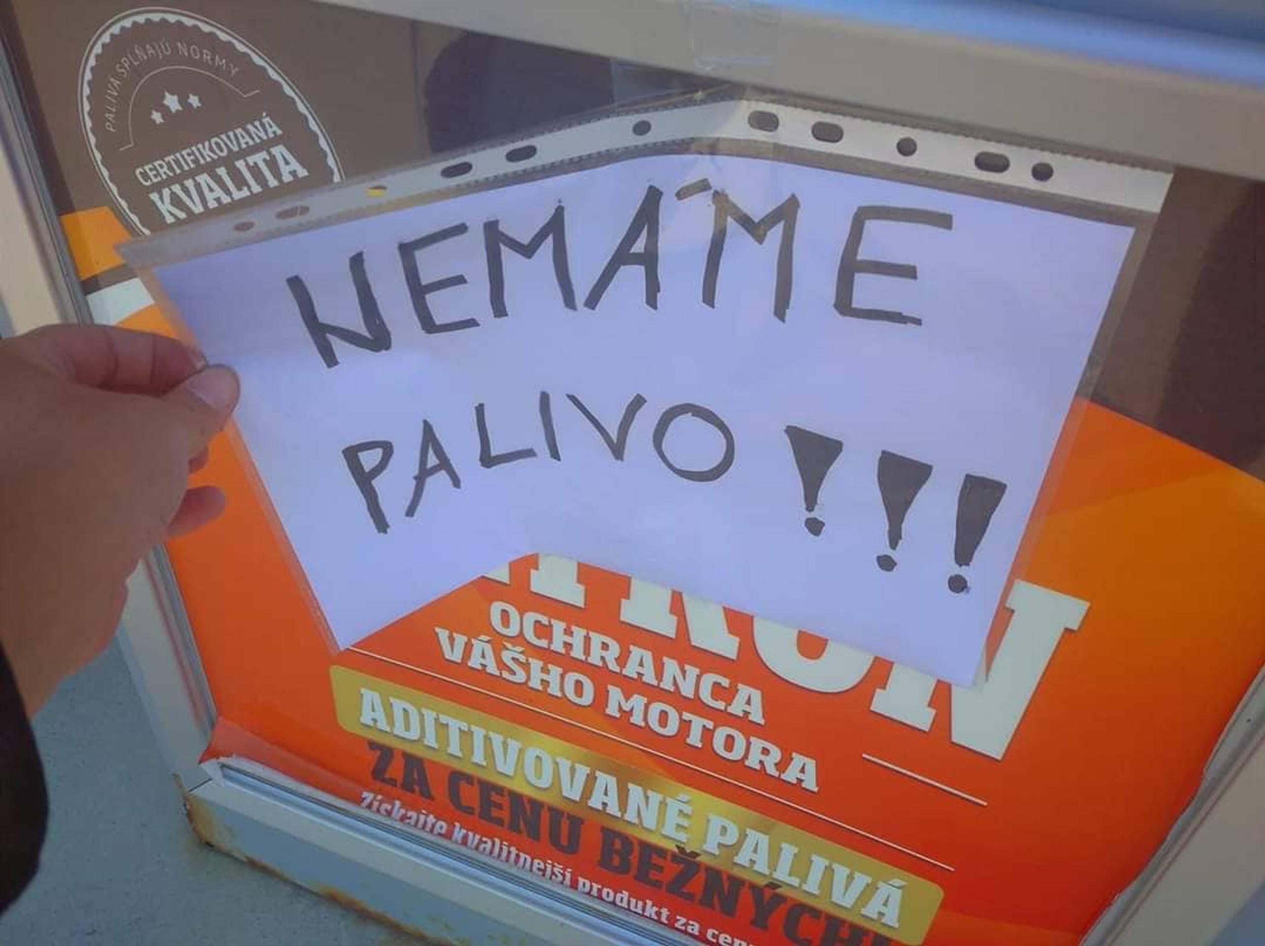 Motoristi sa môžu stretnúť aj s takýmto oznamom