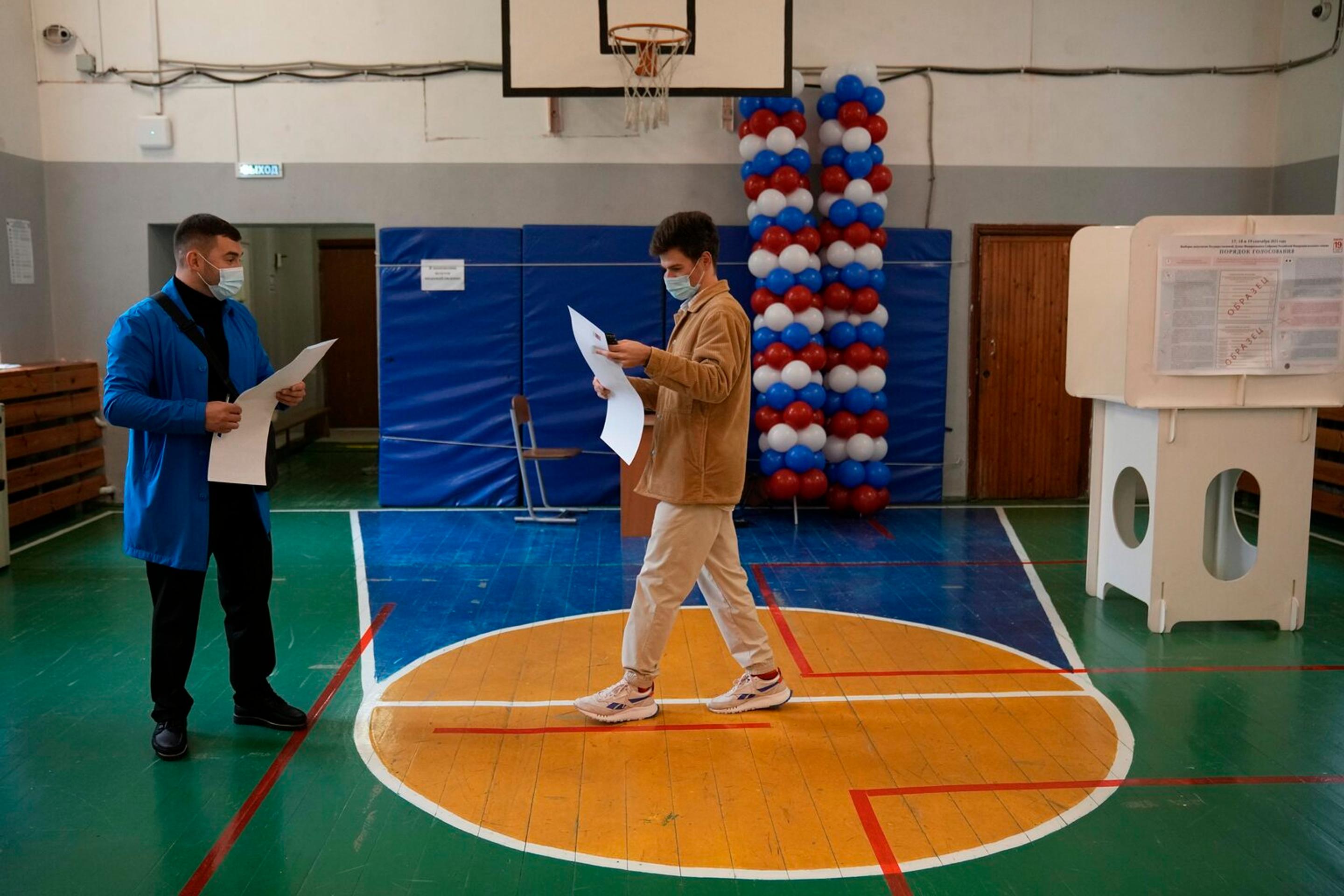 Začali sa voľby v Rusku. Podľa odborníkov však veľké prekvapenia hlasovanie neprinesie