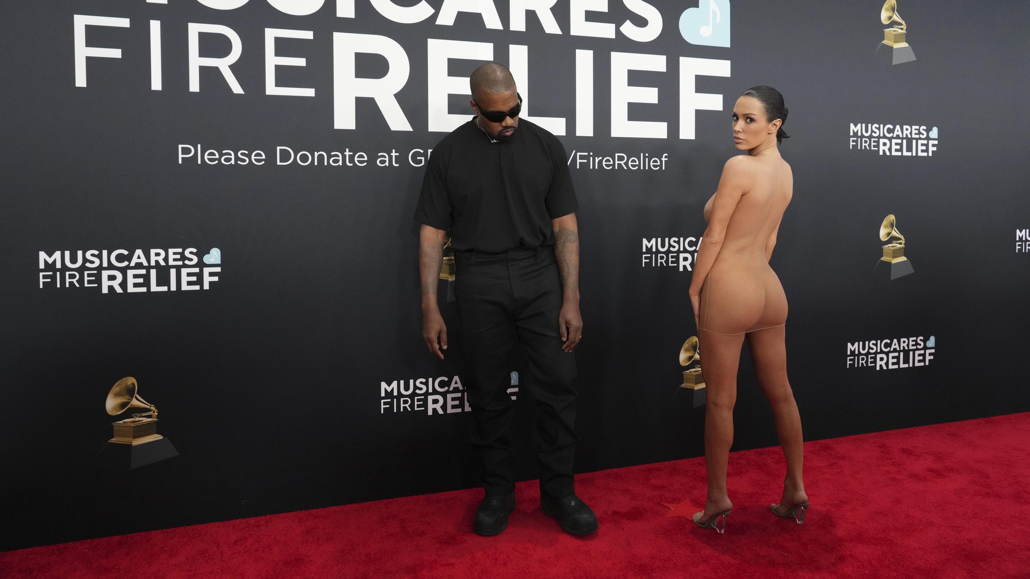 Kanyeho manželka prišla na Grammys takmer nahá