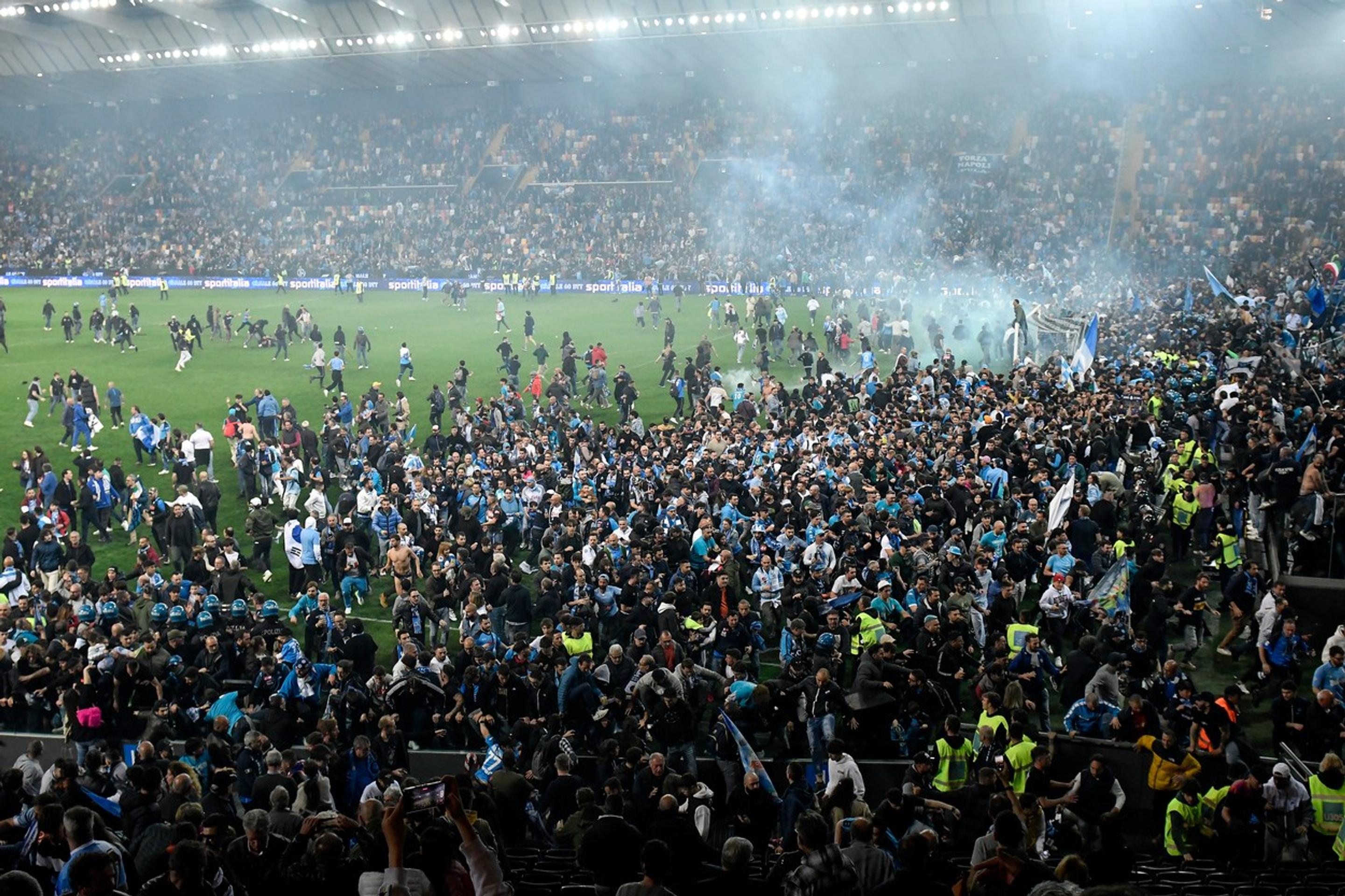 Neapolčania oslavujú zisk majstrovského titulu.