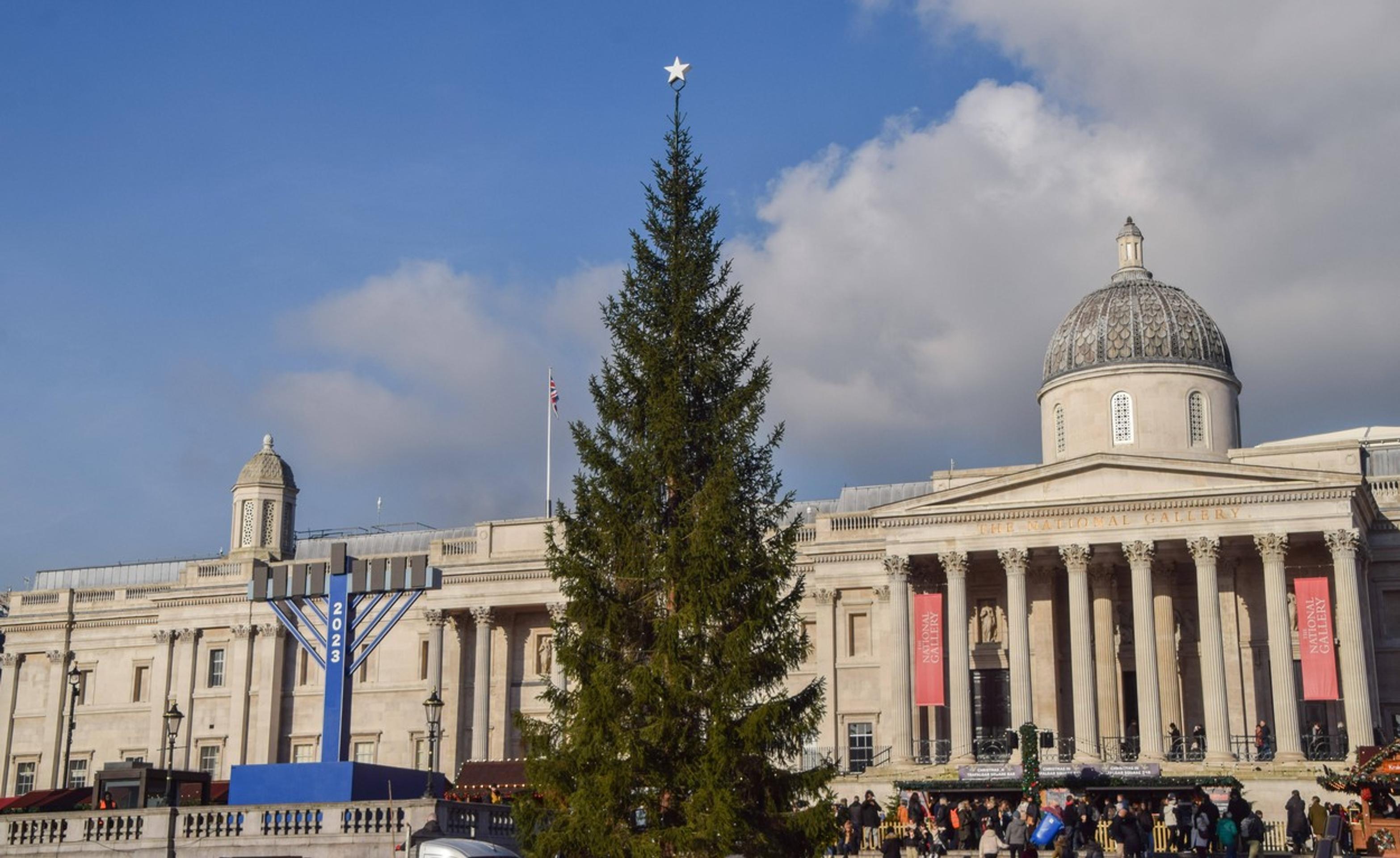 Vianočný strom na Trafalgarskom námestí.
