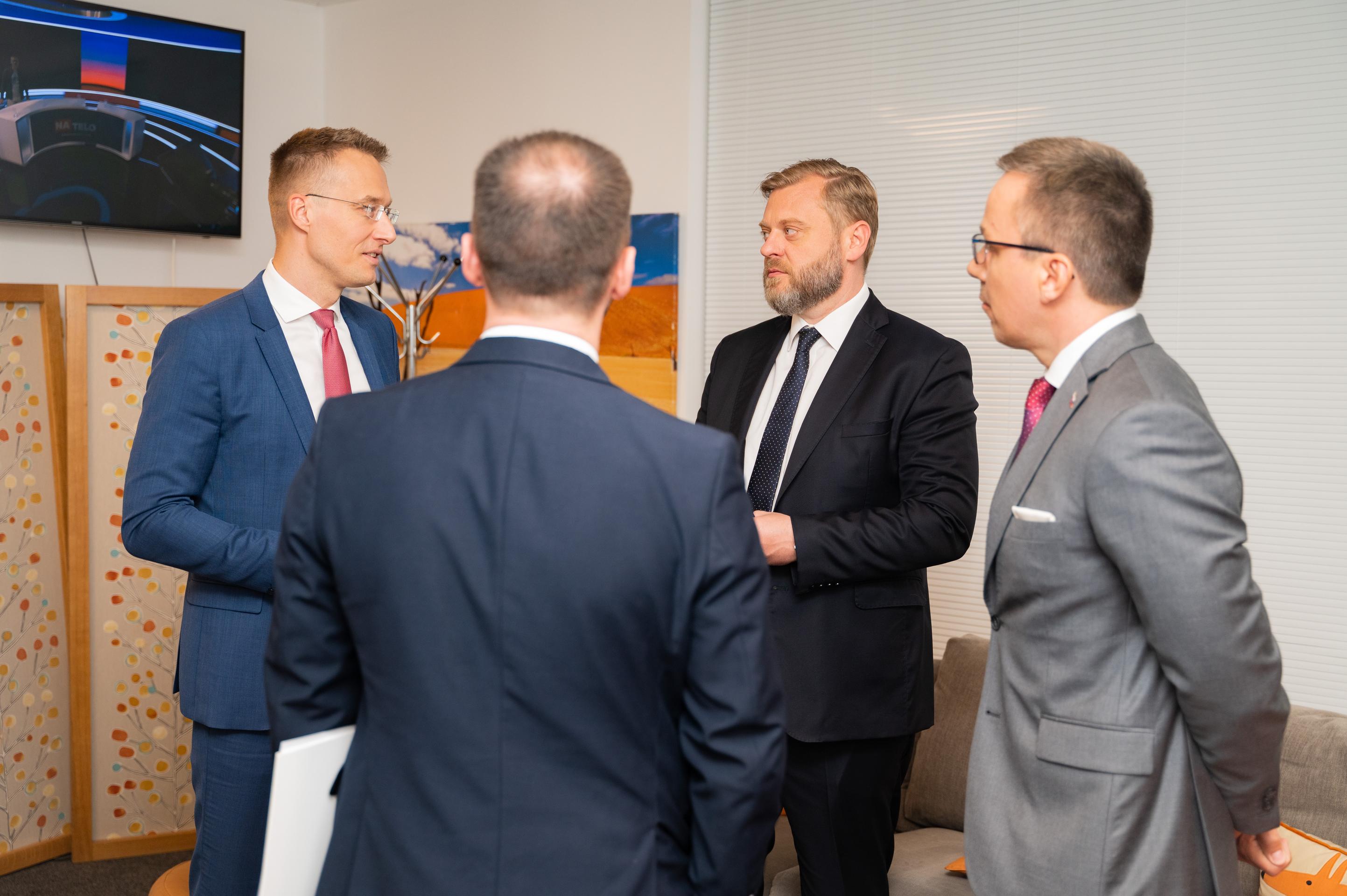 Erik Tomáš, Michal Šipoš a Juraj Krúpa v relácii Na telo.