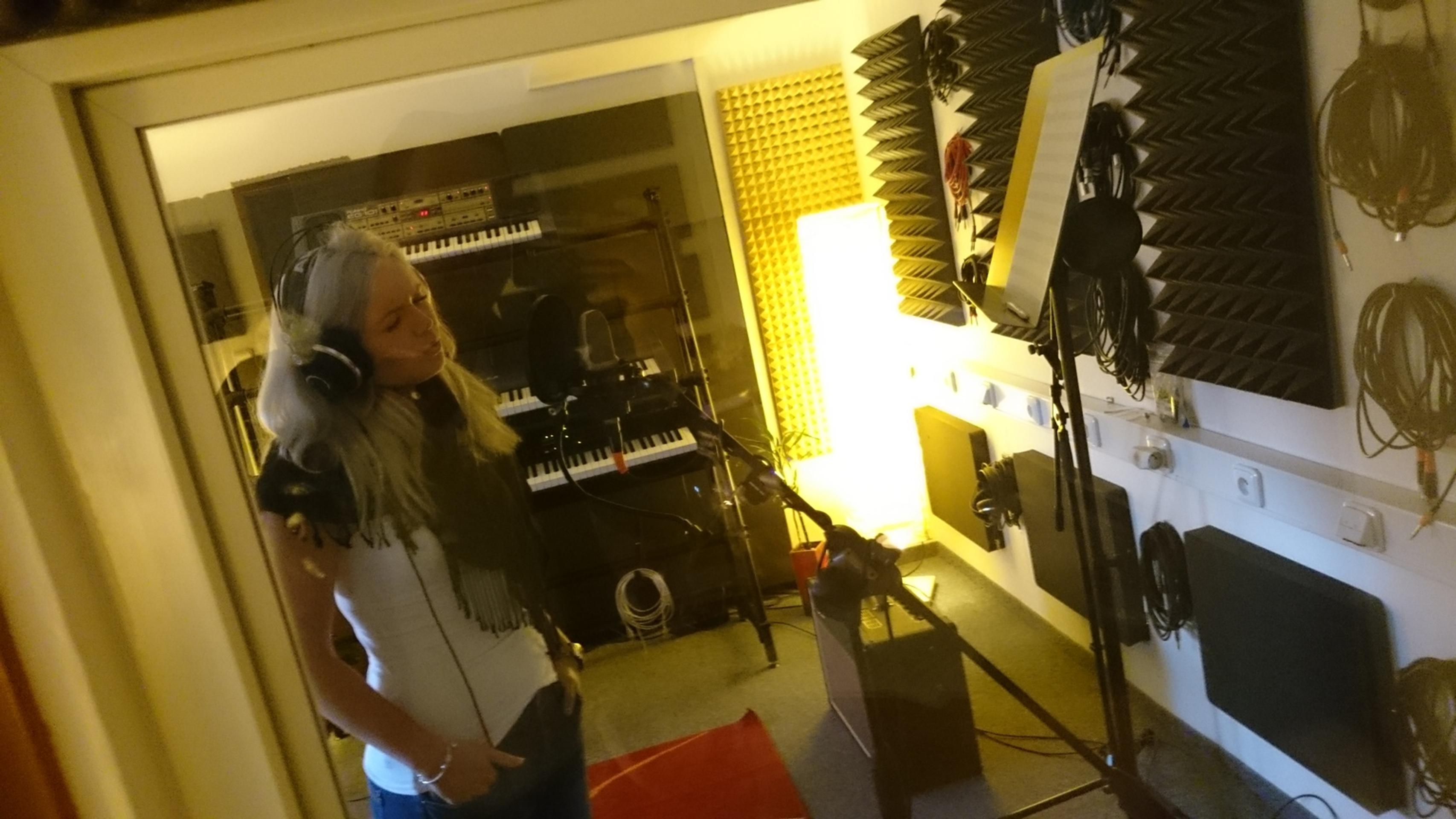 Príprava singla I´m feeling down.