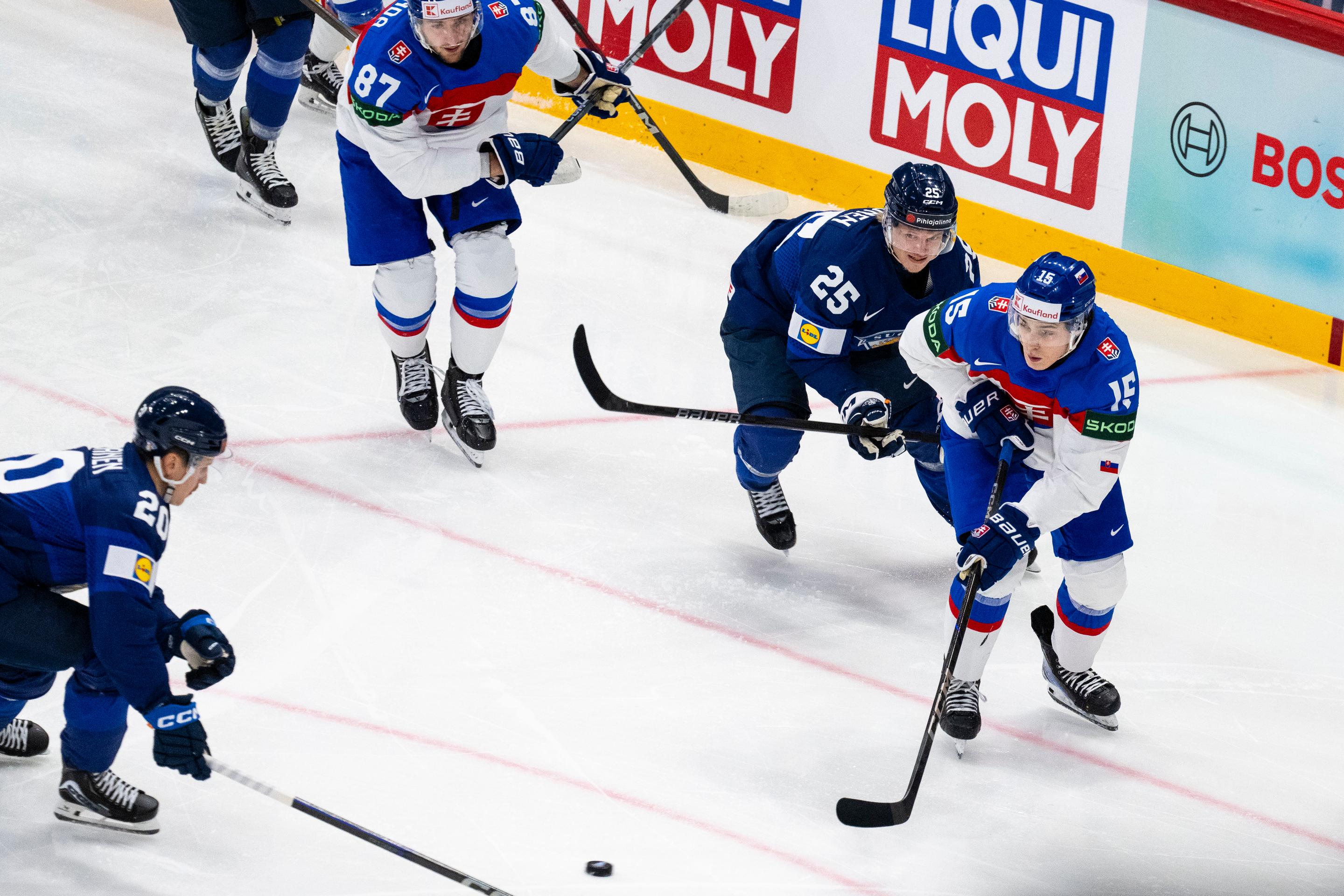 Na snímke zľava Eeli Tolvanen (Fínsko), Pavol Regenda (Slovensko), Joona Ikonen (Fínsko) a  Dalibor Dvorský (Slovensko).