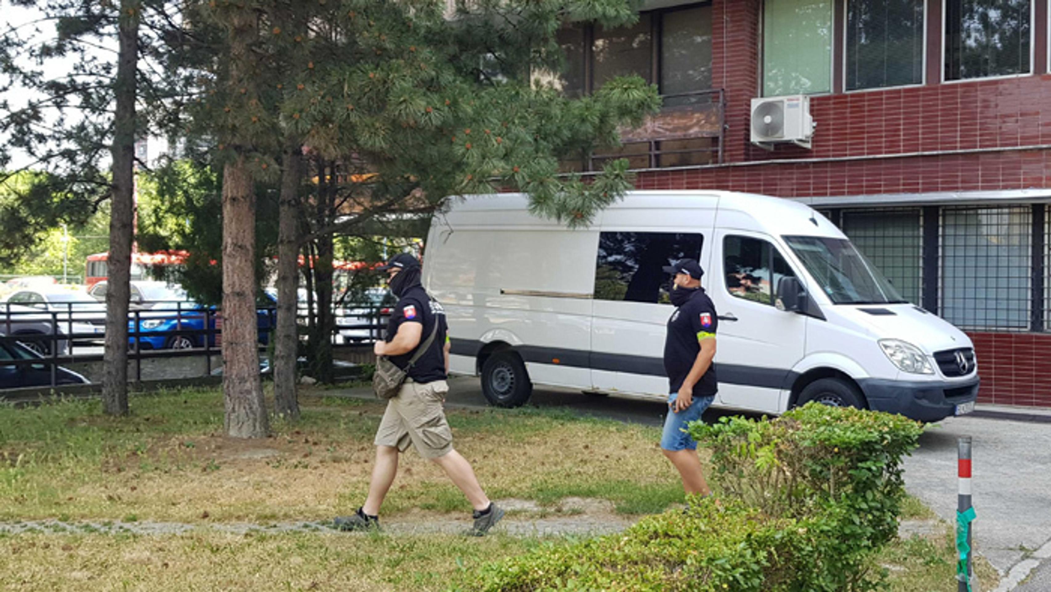 Zásah NAKA v budove finančnej správy v Bratislave.