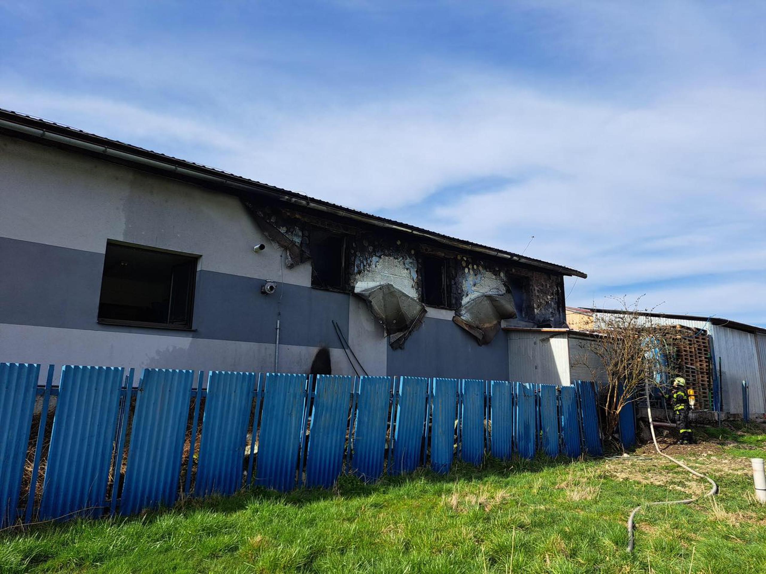 Požiar v chemickej fabrike v Kysuckom Novom Meste.