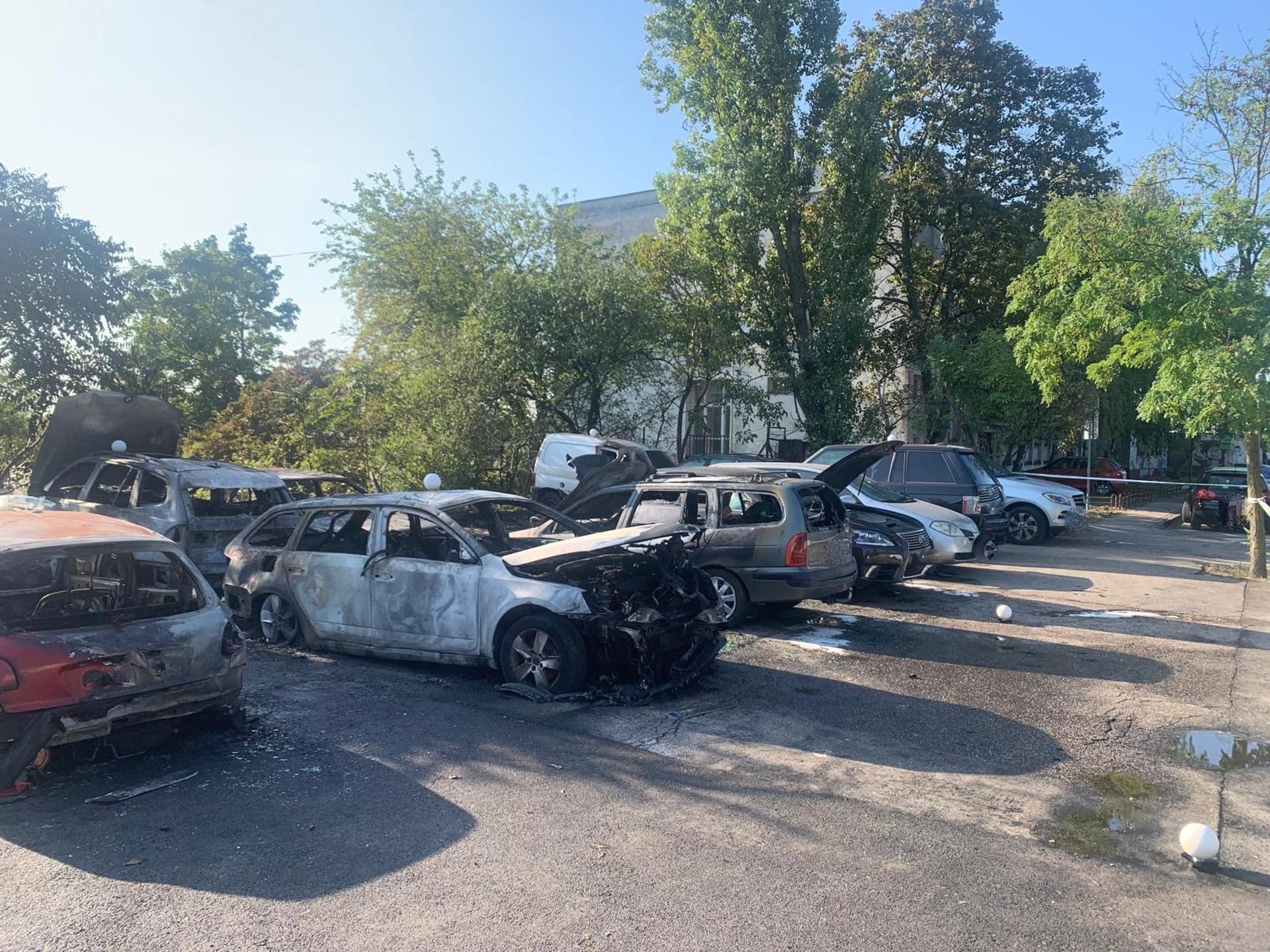 Požiar áut v Bratislave.