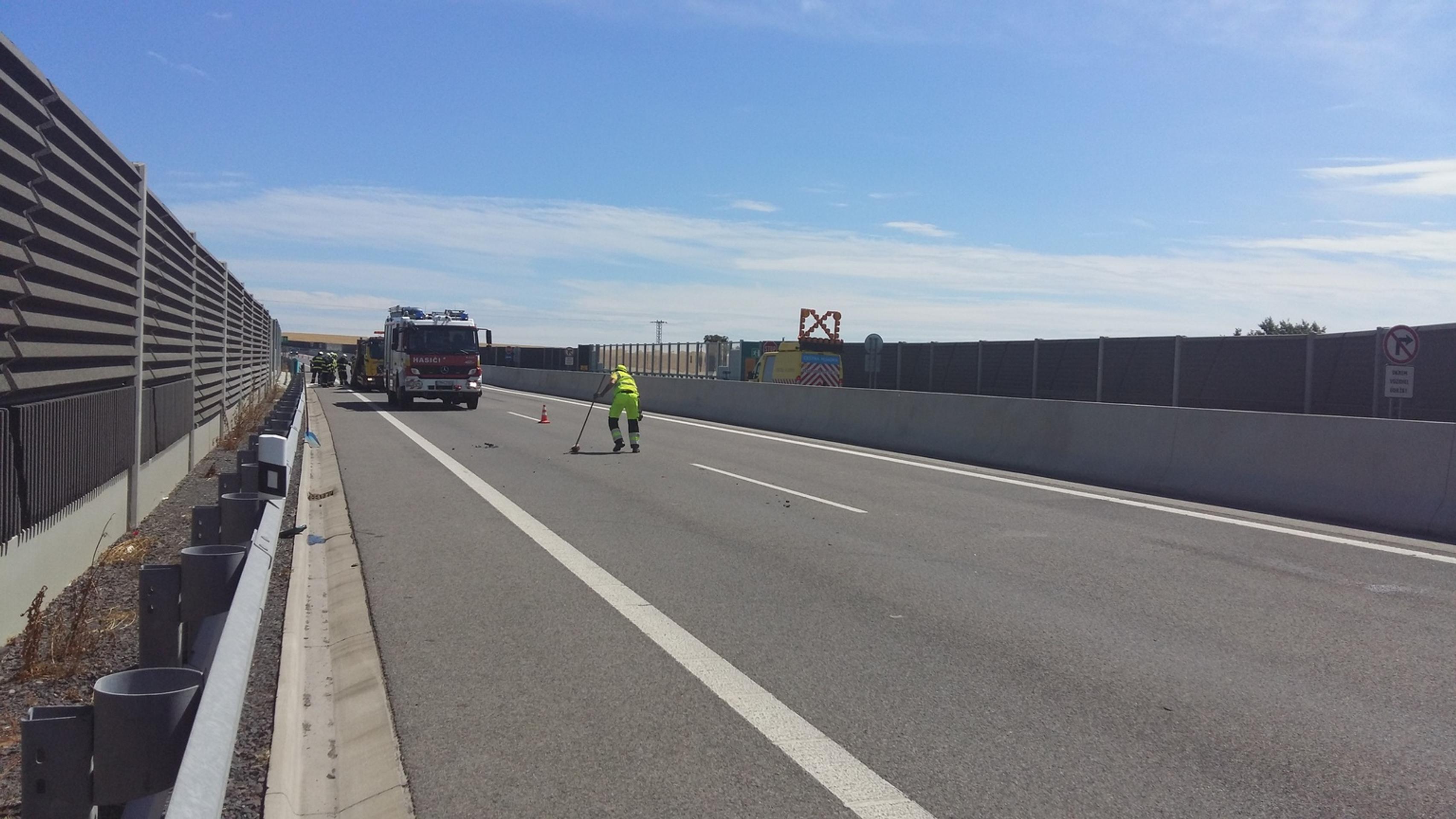 Nehoda na R1 pri Beladiciach.