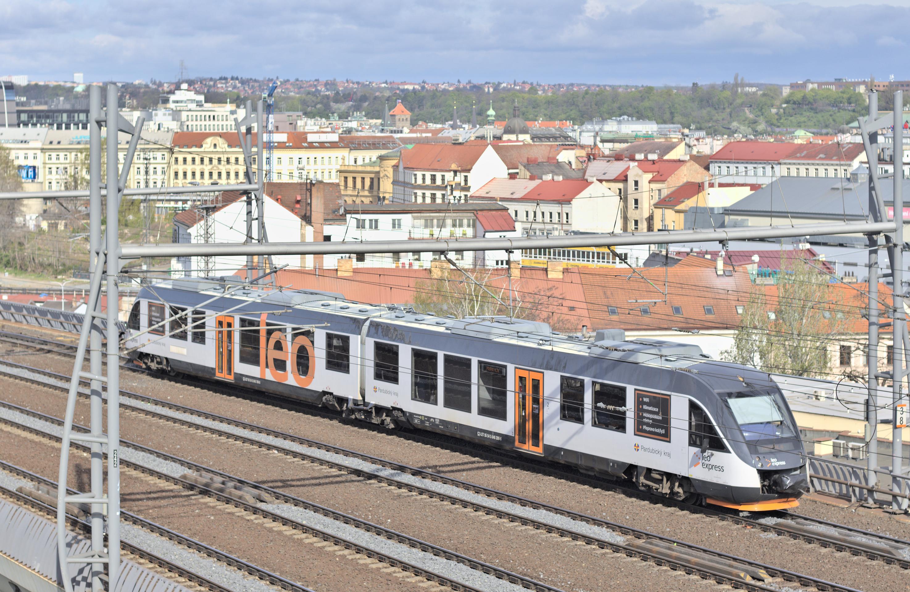 Súprava, ktorá má premávať z Bratislavy do Komárna