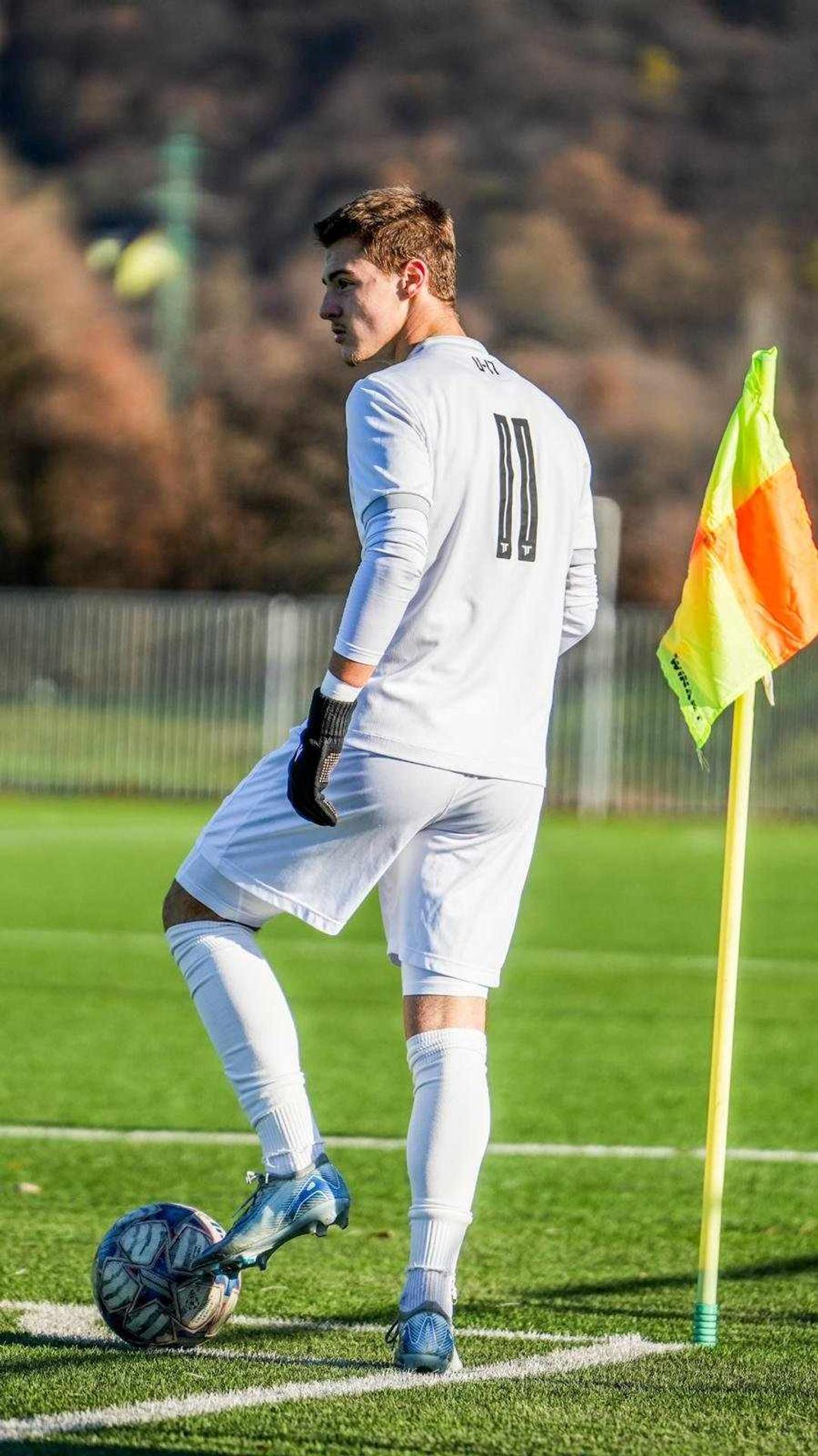 Pochádza z talianskej rodiny, no Rocco Baravelli sa narodil na Slovensku.