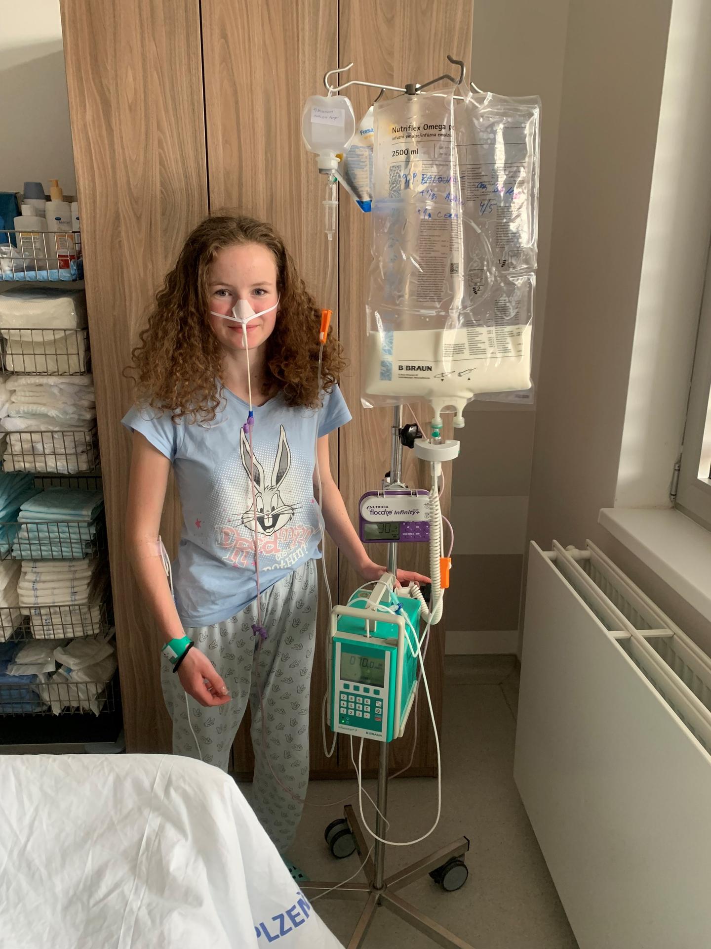 Julie trpí chronickým ochorením. Napriek tomu má k životu pozitívny postoj, ktorý sa snaží šíriť ďalej