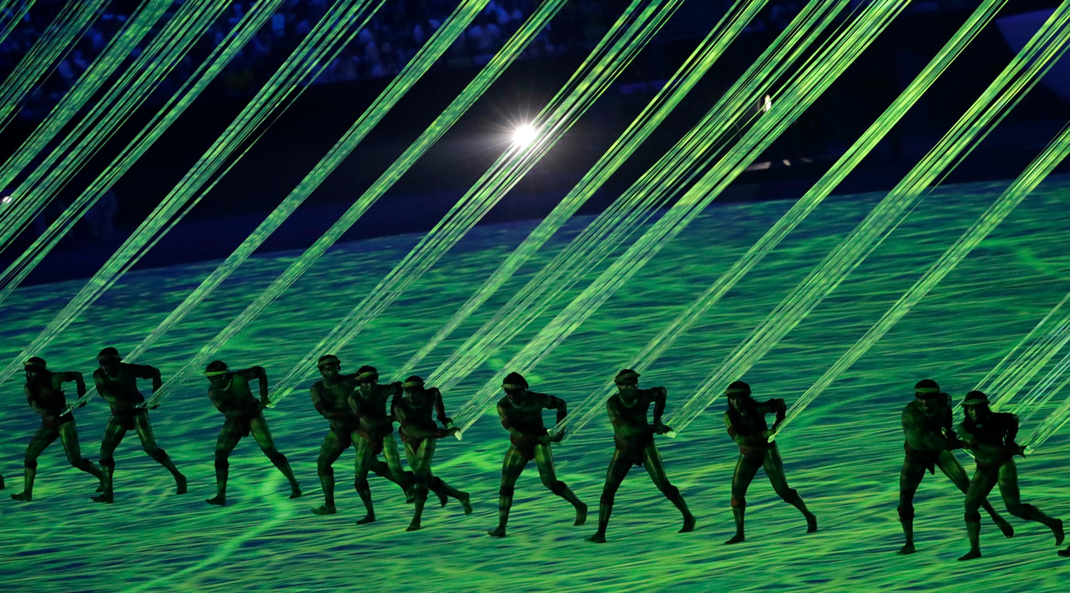 Vystúpenie tanečníkov na otváracom ceremoniáli OH v Riu de Janeiro.