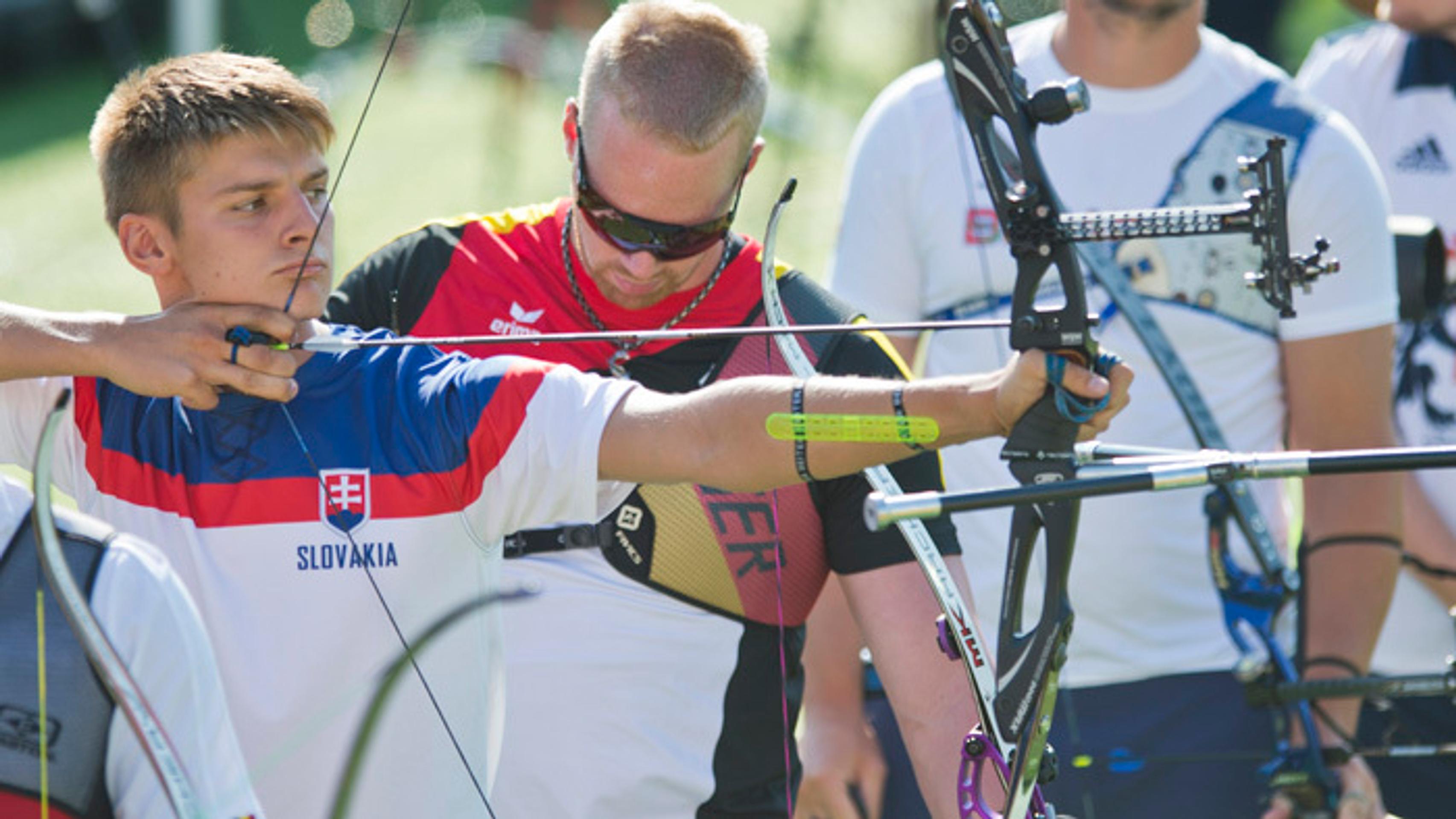 Boris Baláž počas nasadzovacieho kola v disciplíne olympijský luk 