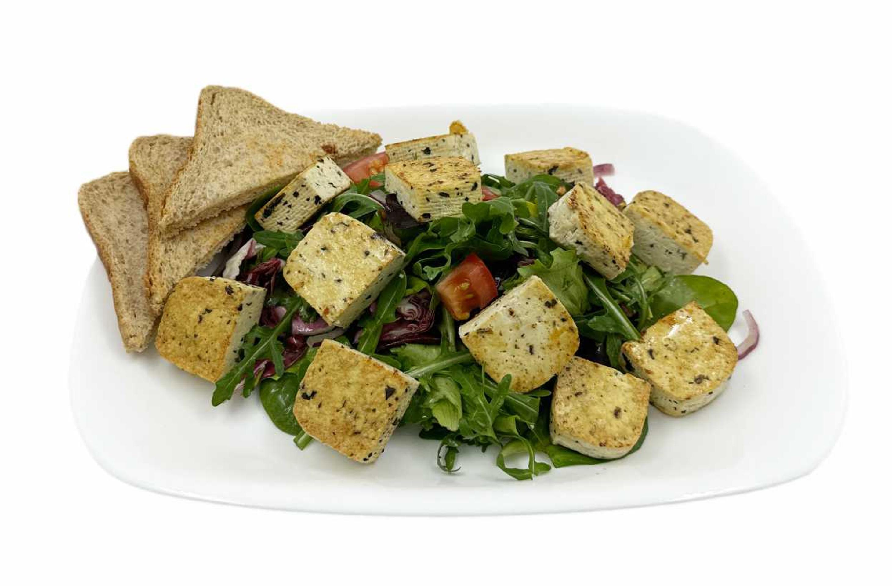 Toskánske tofu so zeleninovým šalátom