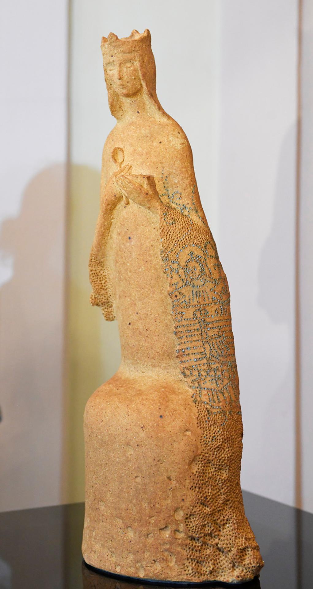 Soška sv. Alžbety Uhorskej pre pápeža Františka, ktorej autorkou je Andrea Čepiššáková od mesta Košíc.