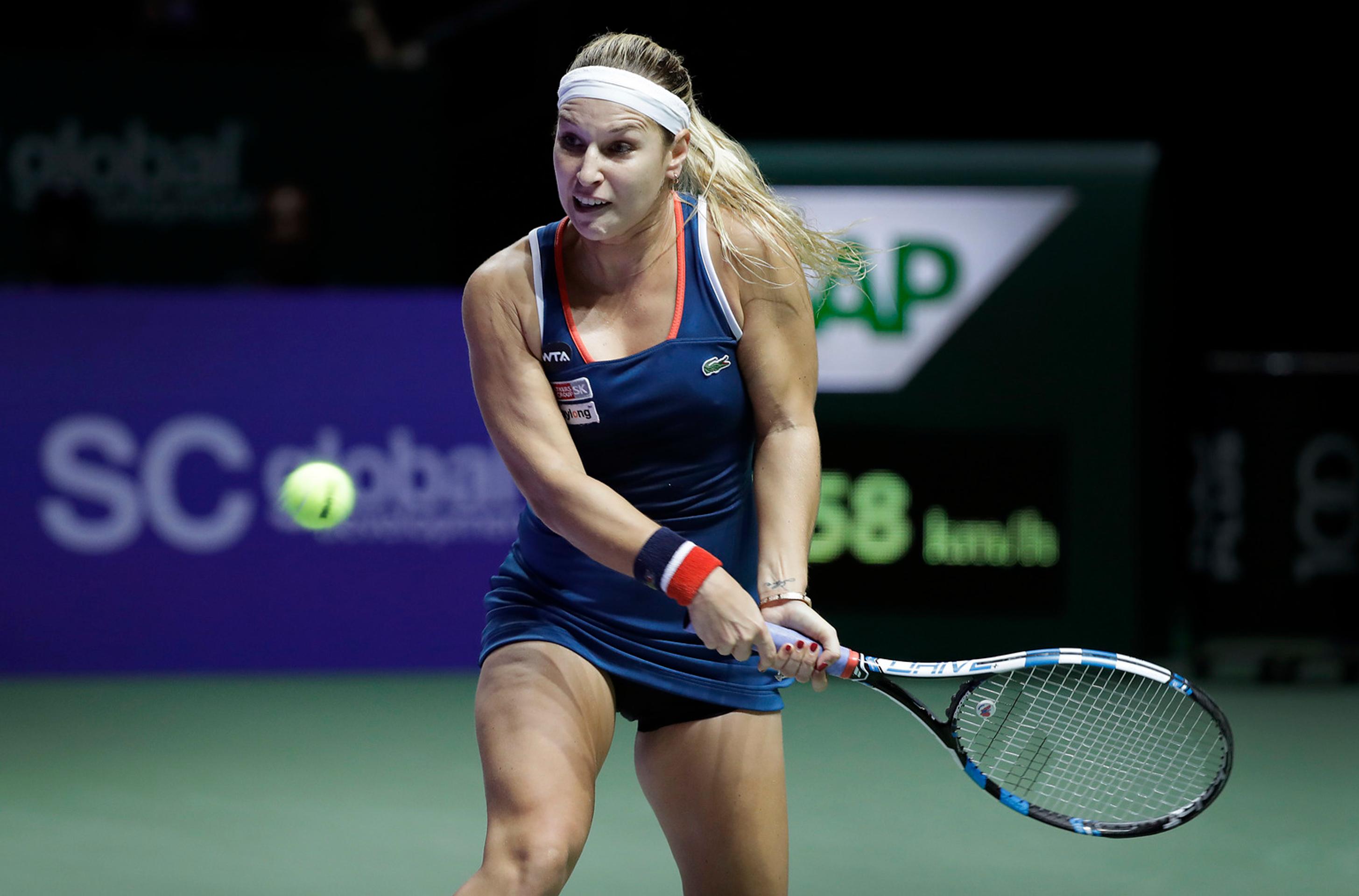 V plnom nasadení bojujúca Dominika Cibulková počas finále MS WTA.