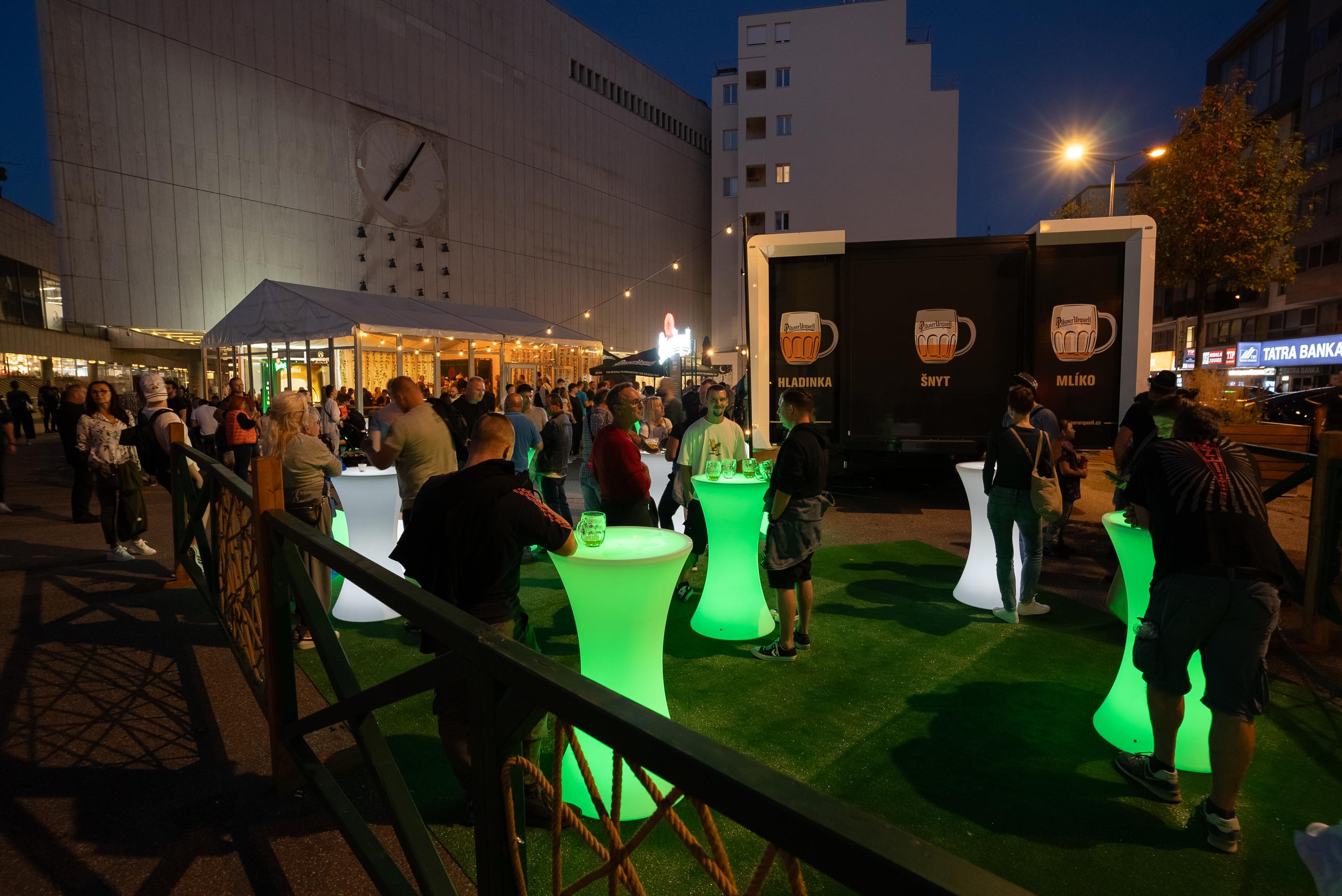 Pilsner Urquell na Bielej noci.