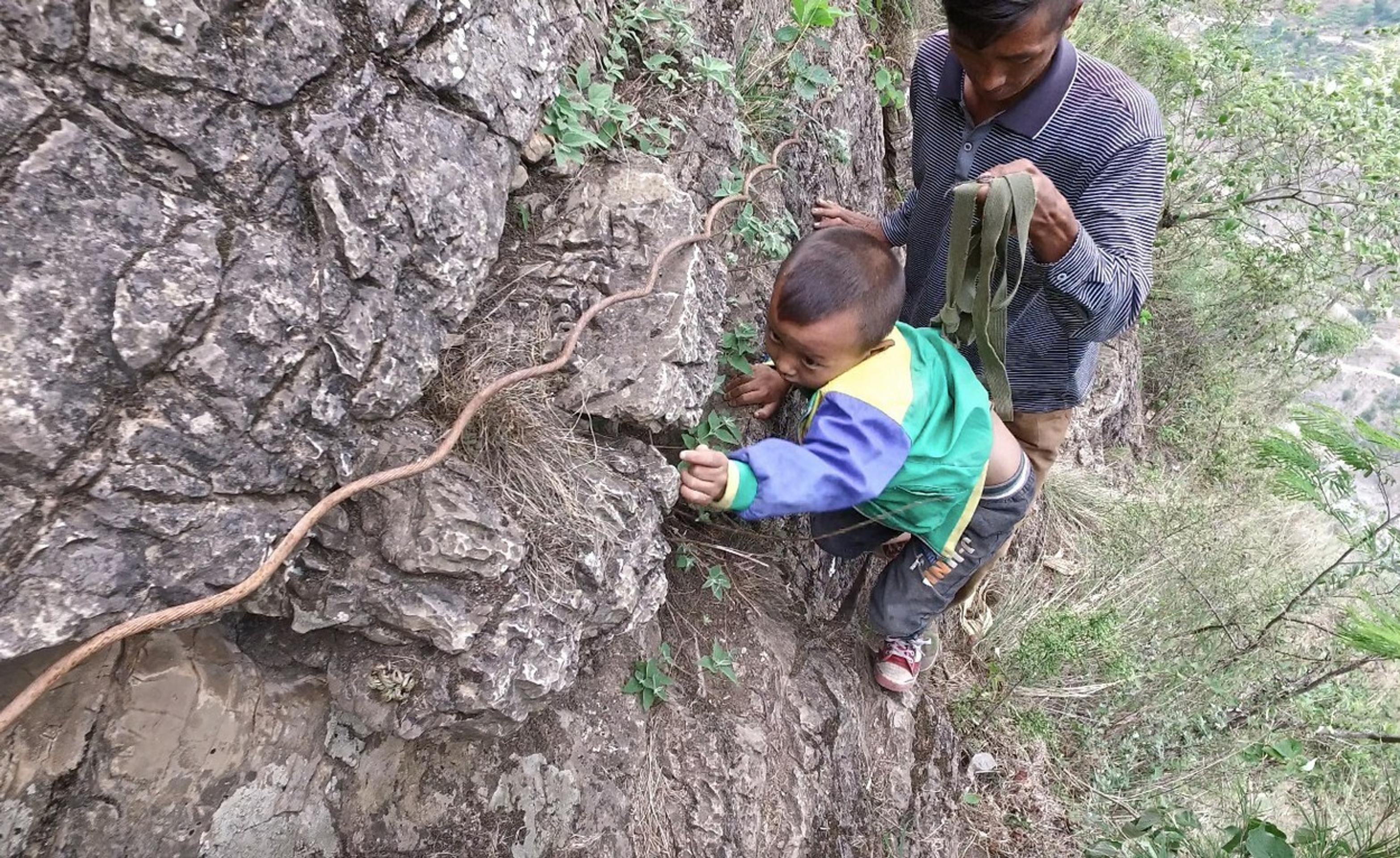 Život musia riskovať už predškoláci.