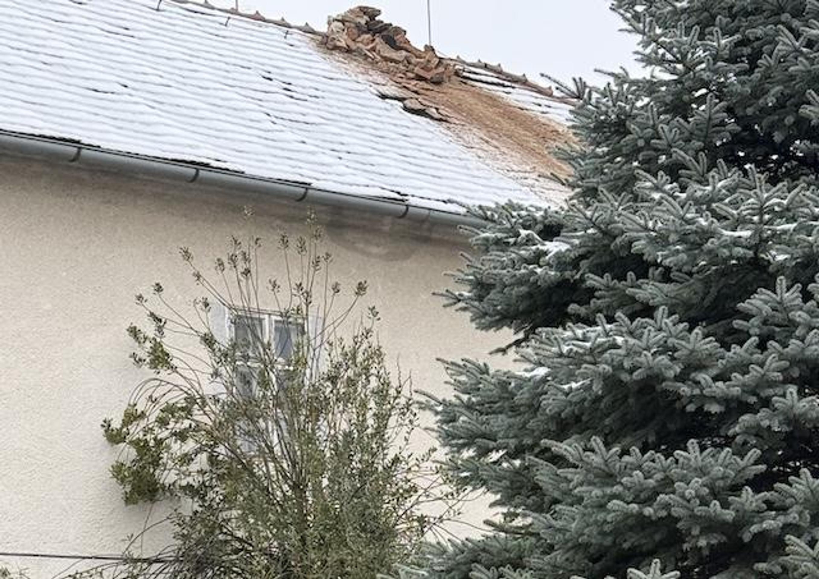 Zemetrasenie poškodilo 350-ročný kostol v Báči