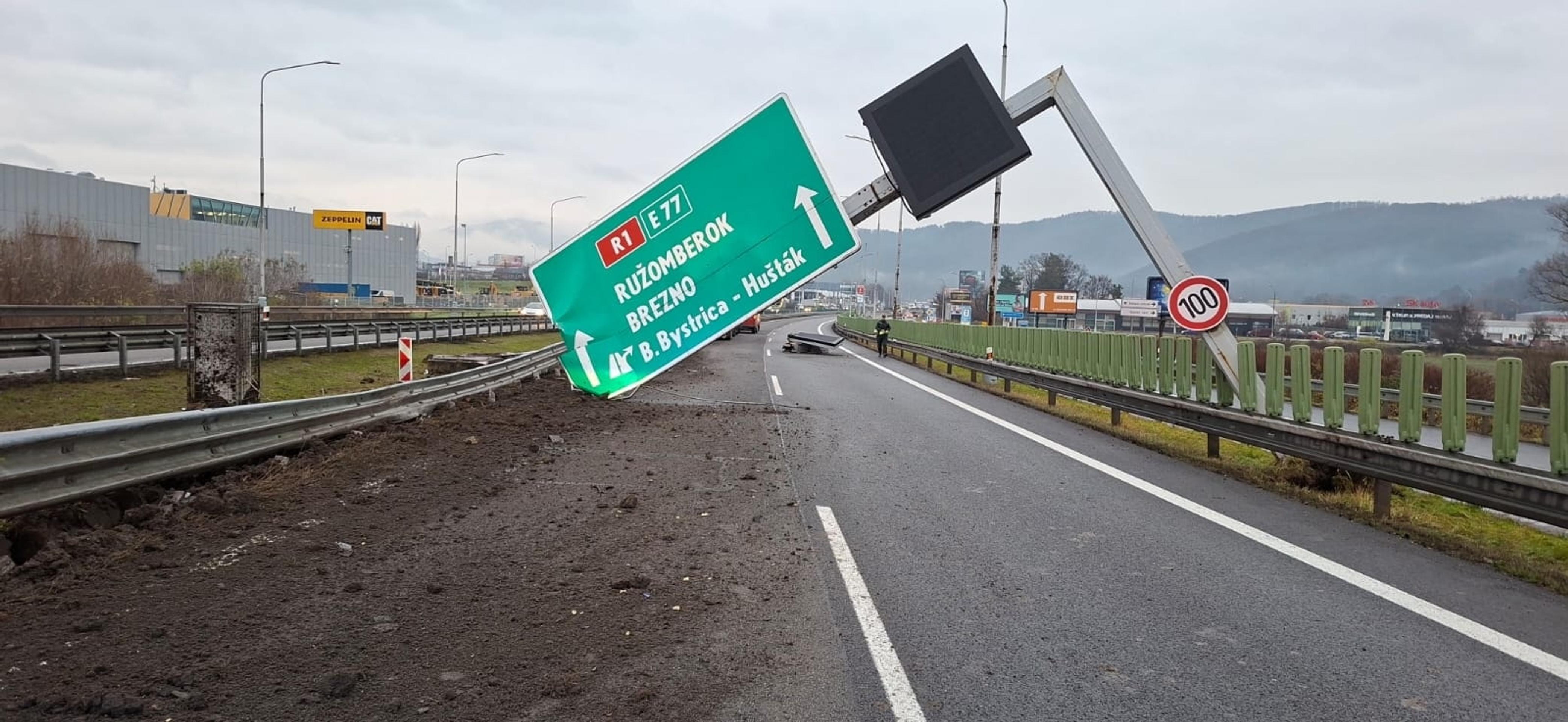 Nehoda kamióna pri Banskej Bystrici