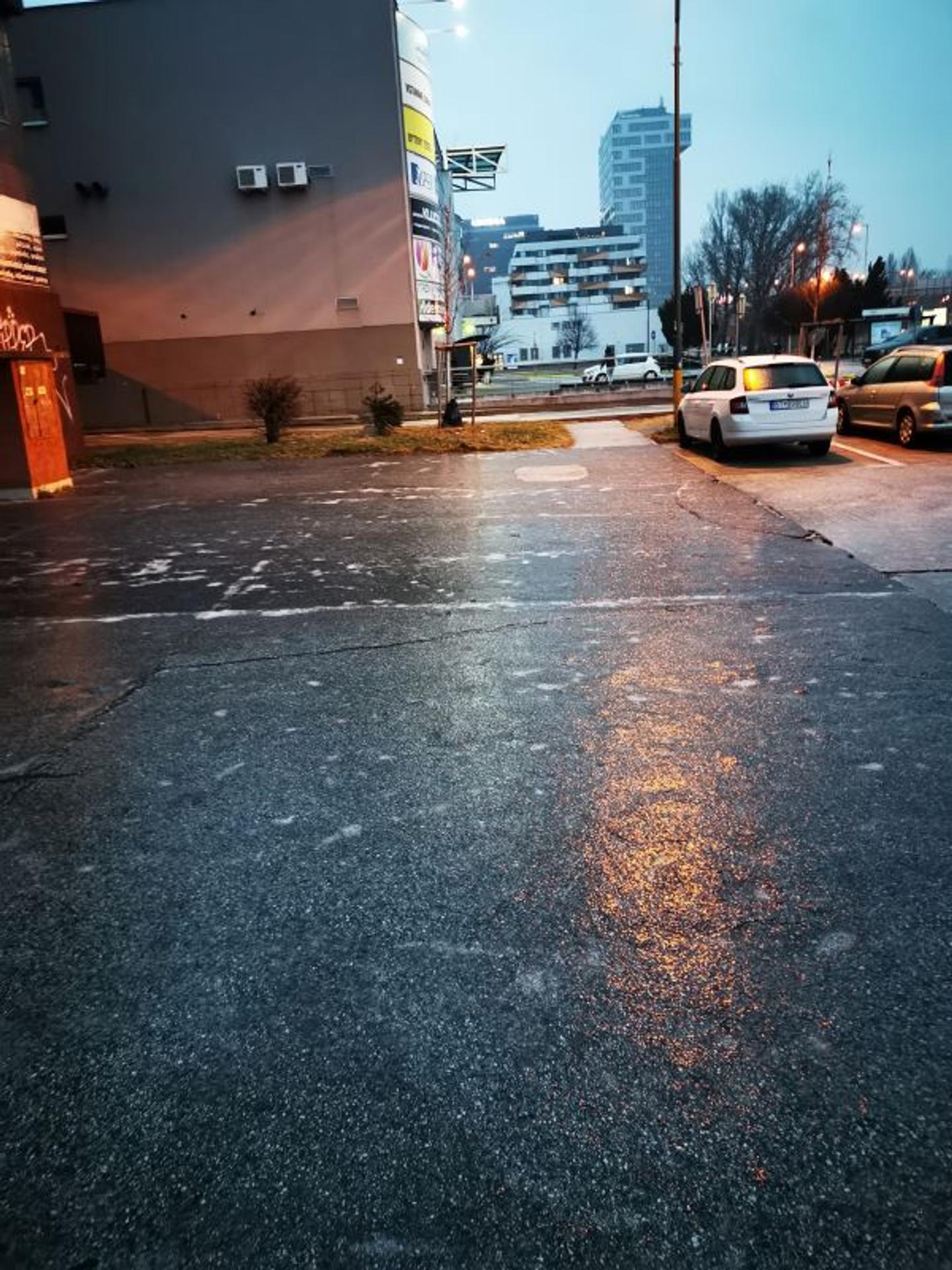 Poľadovica v bratislavskej Petržalke.