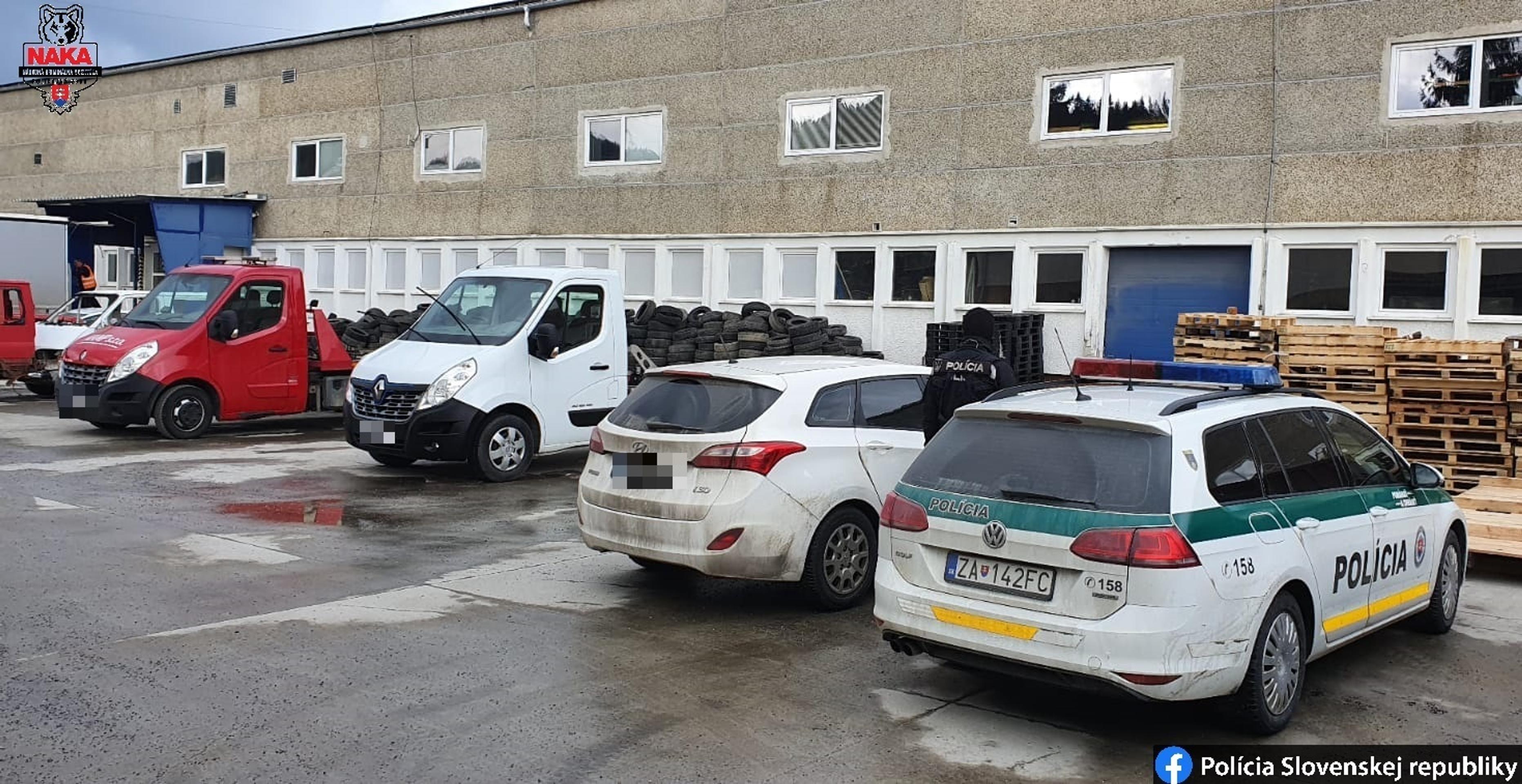 Biatlonistka Dorothea Wiererová oslavuje triumf v stíhačke na MS 2020.