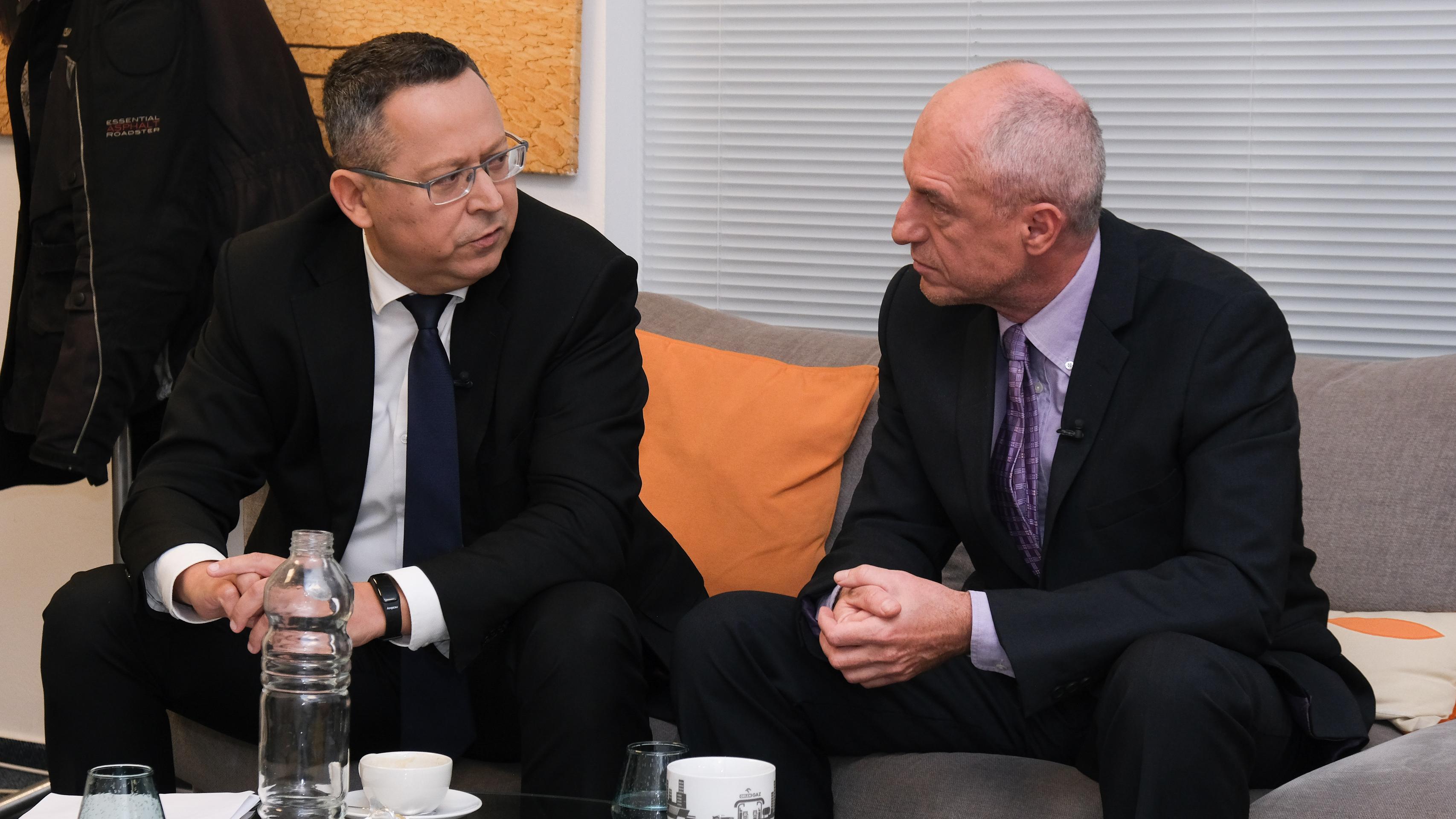 Ladislav Kamenický a Karel Hirman v relácii Na telo.