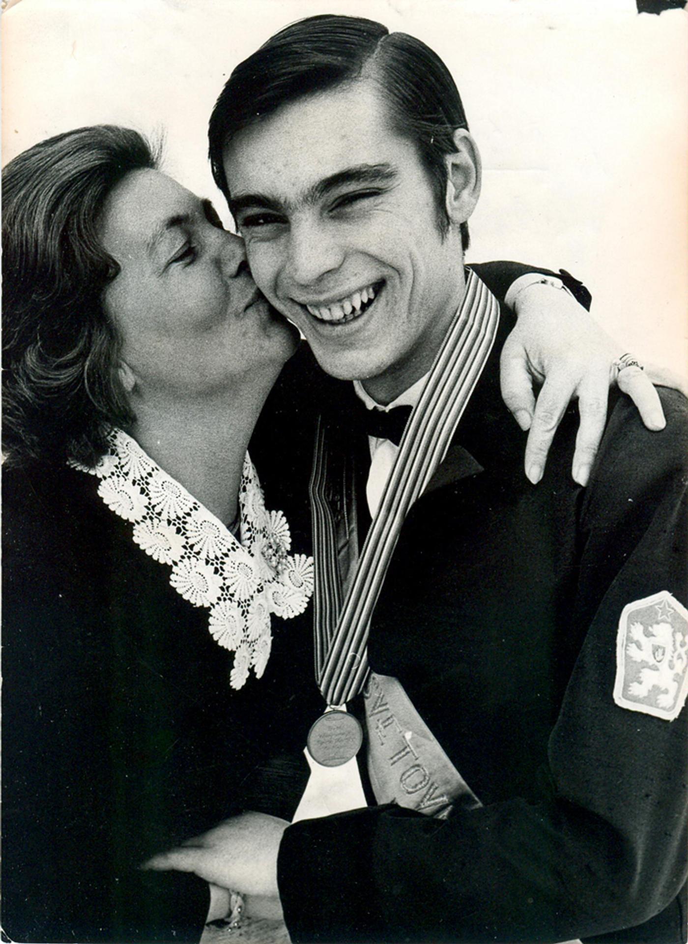 Hilda Múdra a Ondrej Nepela po zisku titulu majstra sveta 1973.