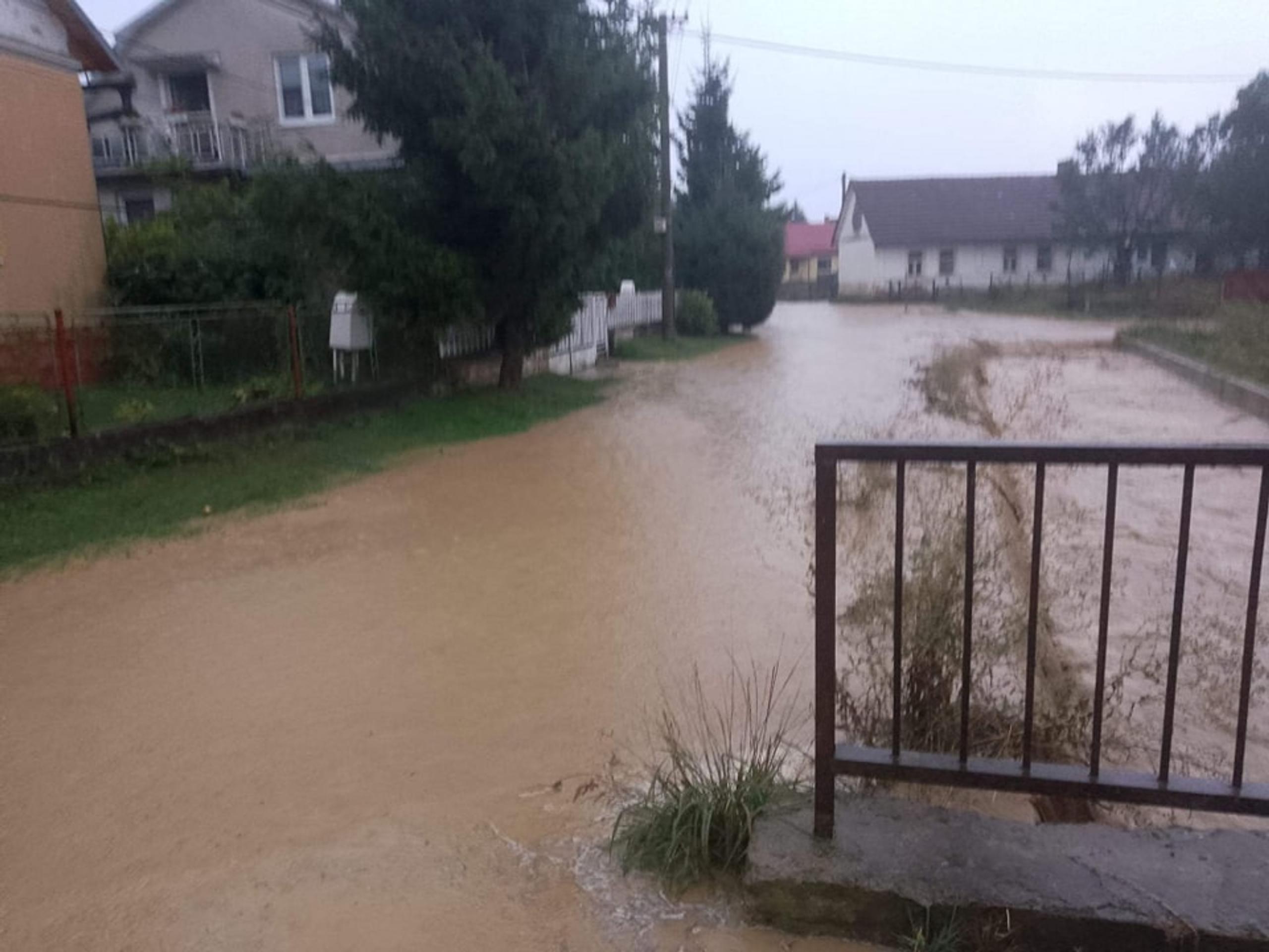 V Zborove vyhlásili tretí stupeň povodňovej aktivity