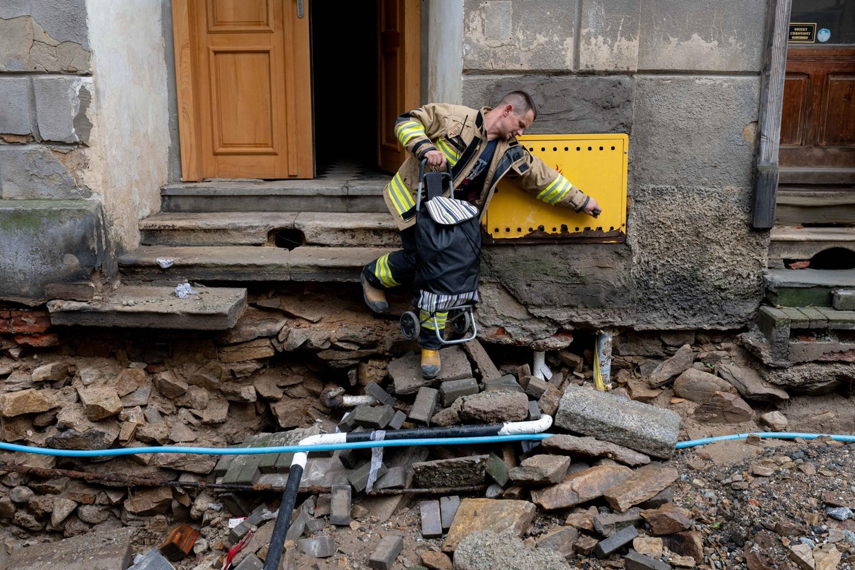 Kúpeľné mestečko Lądek-Zdrój zdevastované po záplavách.