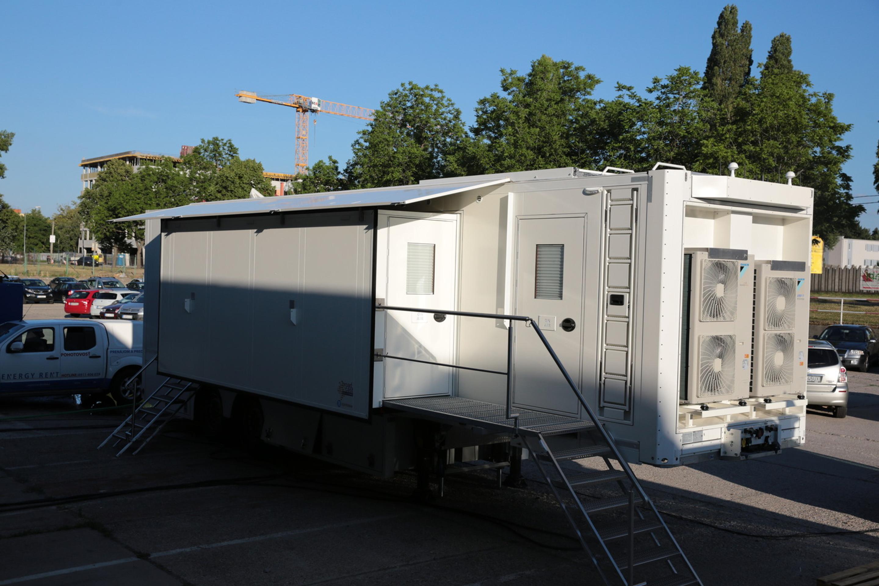 Moderný prenosový voz