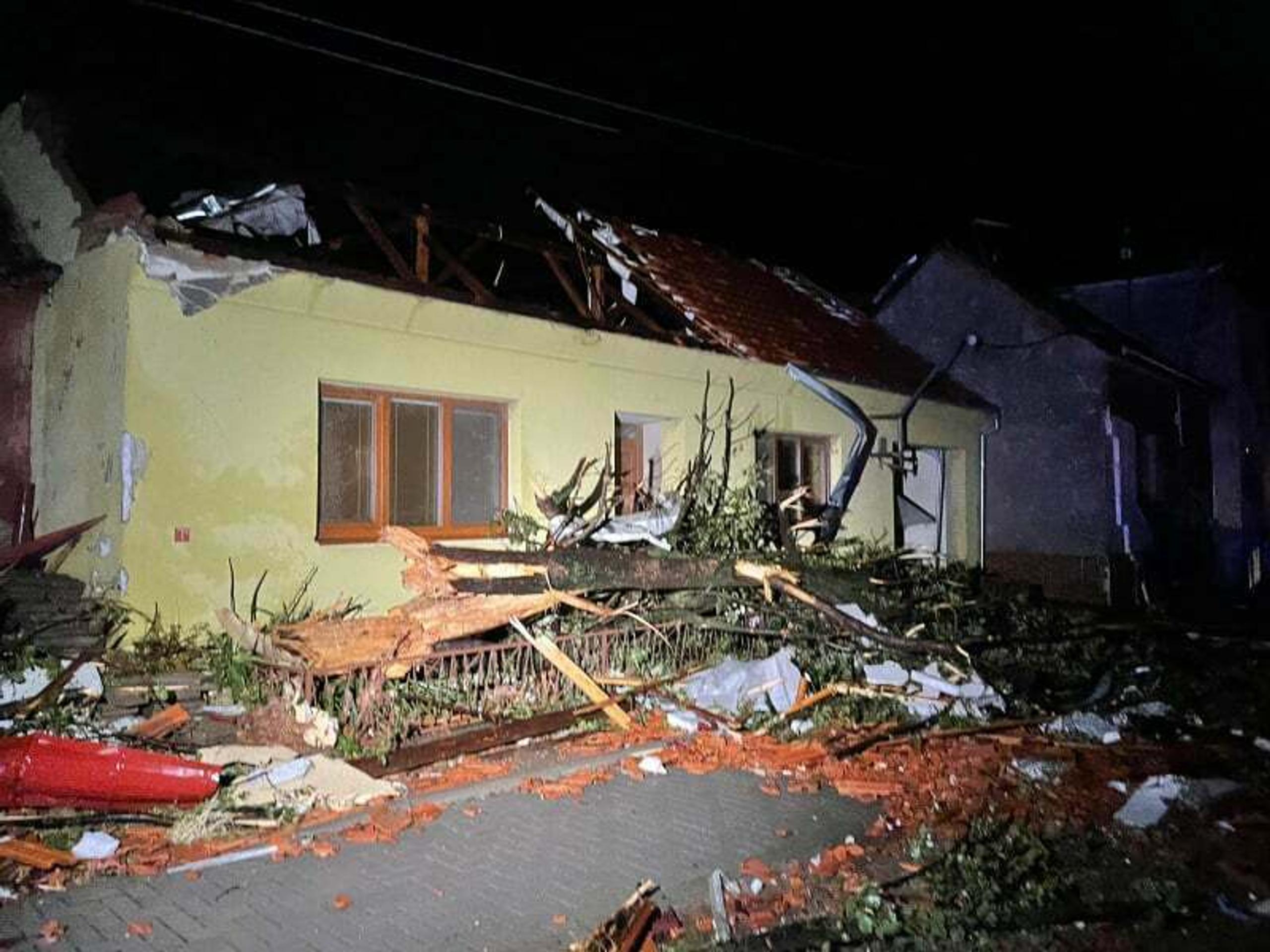 Zábery z obce Hrušky.