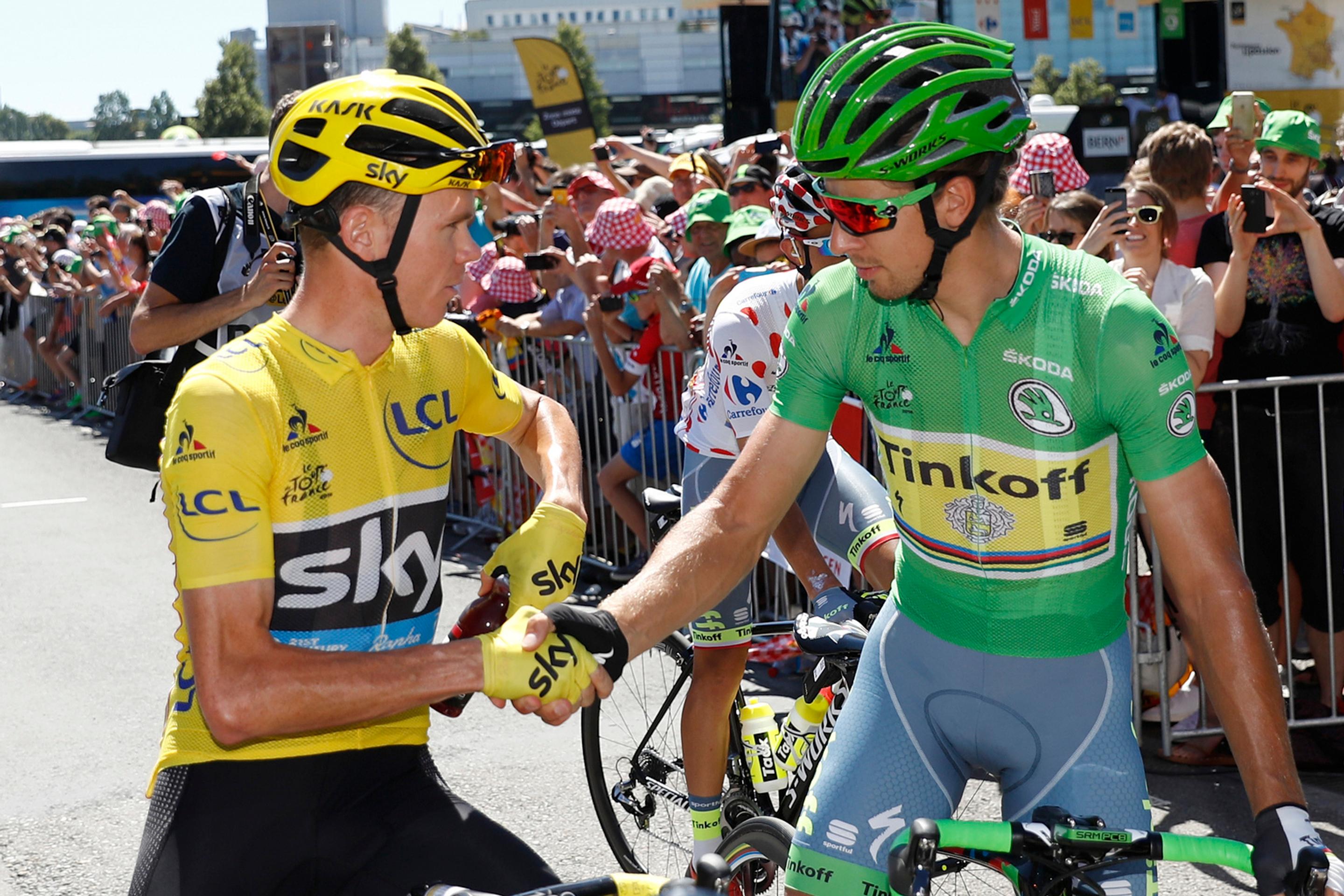 Chris Froome a Peter Sagan si podávajú ruky pred 17. etapou TdF