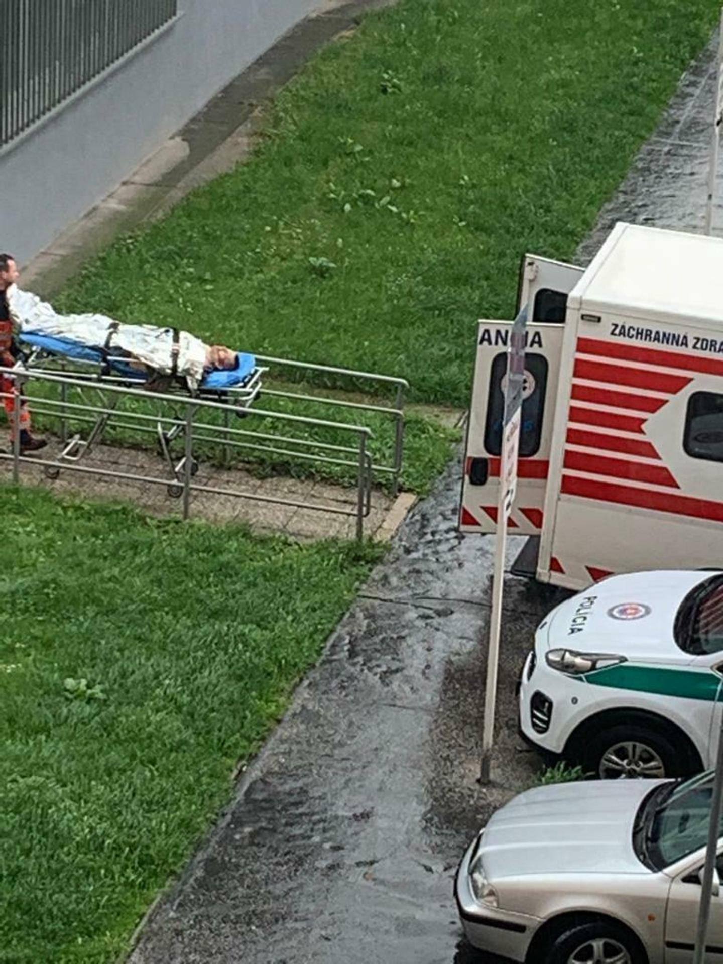 Zľava Andrej Sekera, Ladislav Nagy a Michal Čajkovský počas rozlúčky s kariérou po zápase s Dánskom na MS 2019.