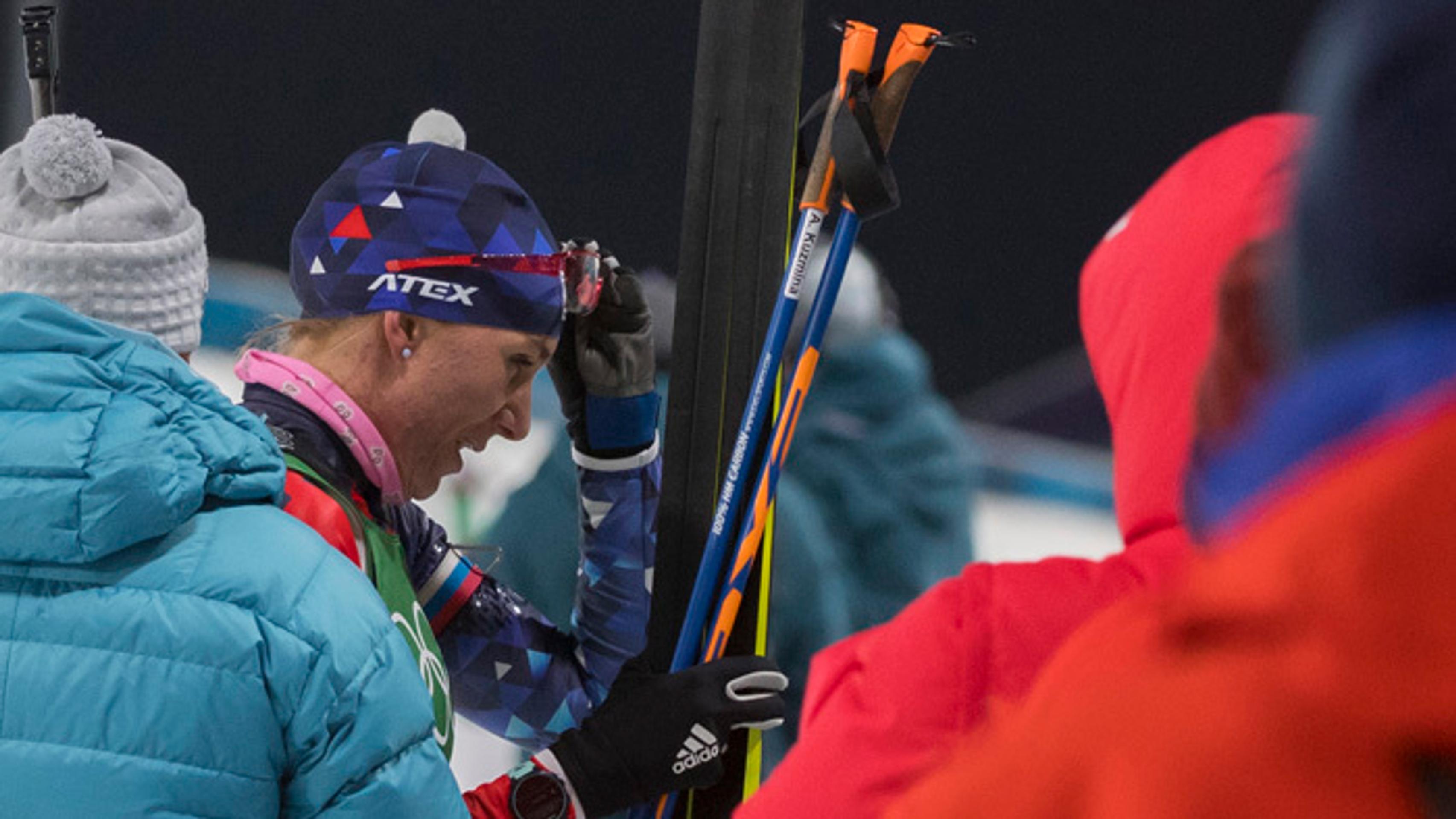 Anastasia Kuzminová odstupuje z pretekov miešaných štafiet.