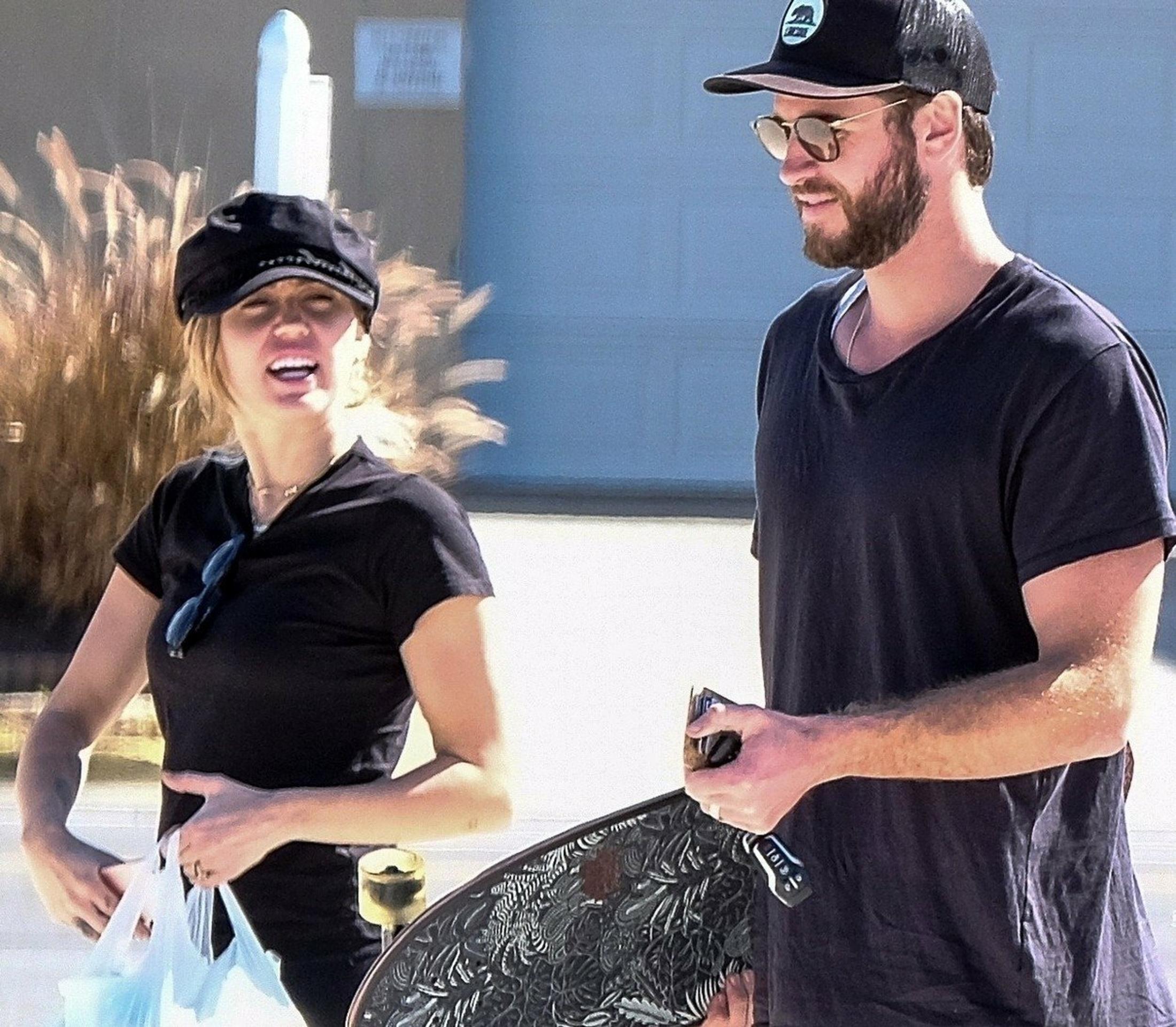 Miley Cyrus a Liam Hemsworth s obrúčkami. 